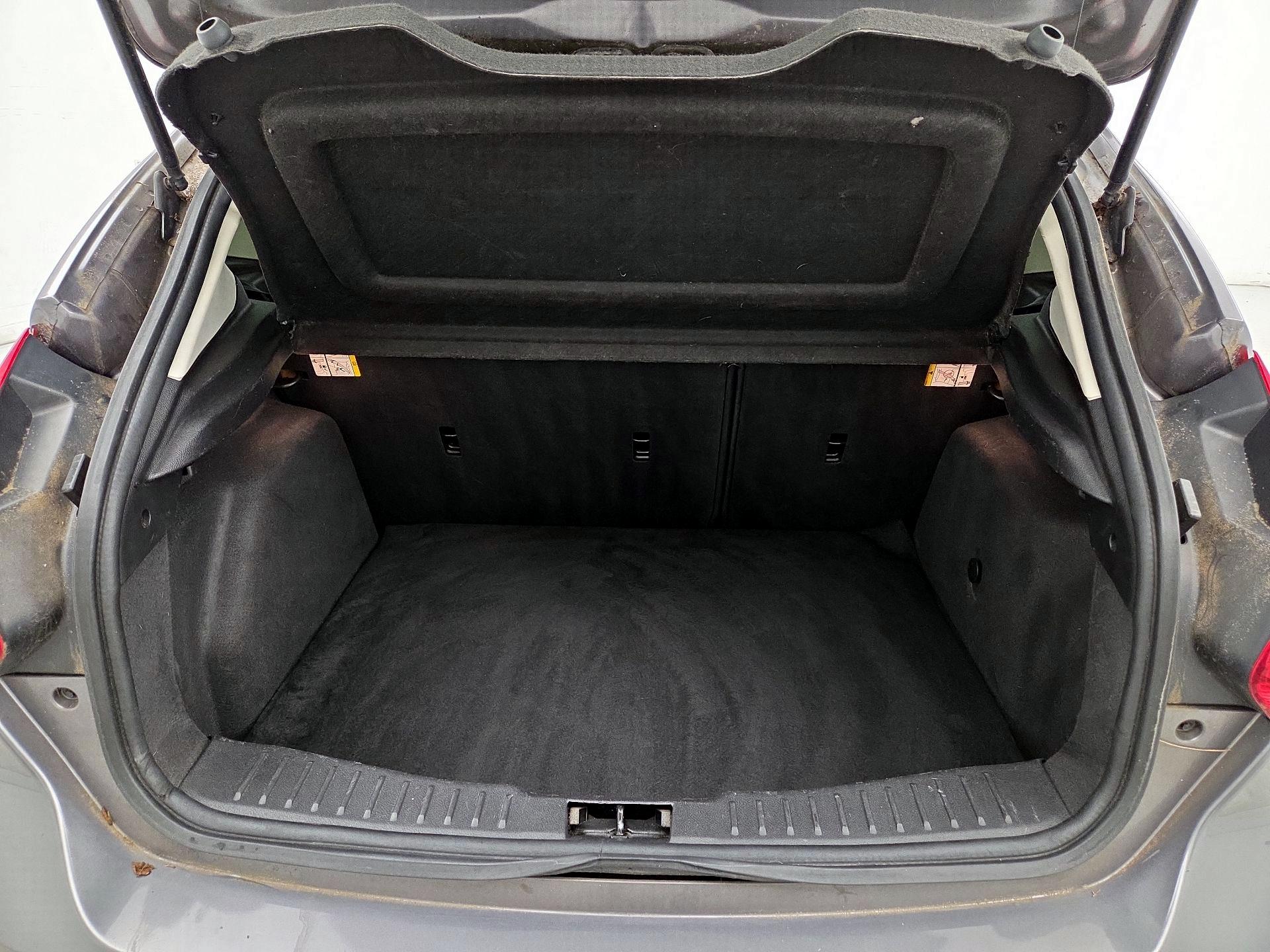 Thumbnail: 2014 Ford Focus - 19