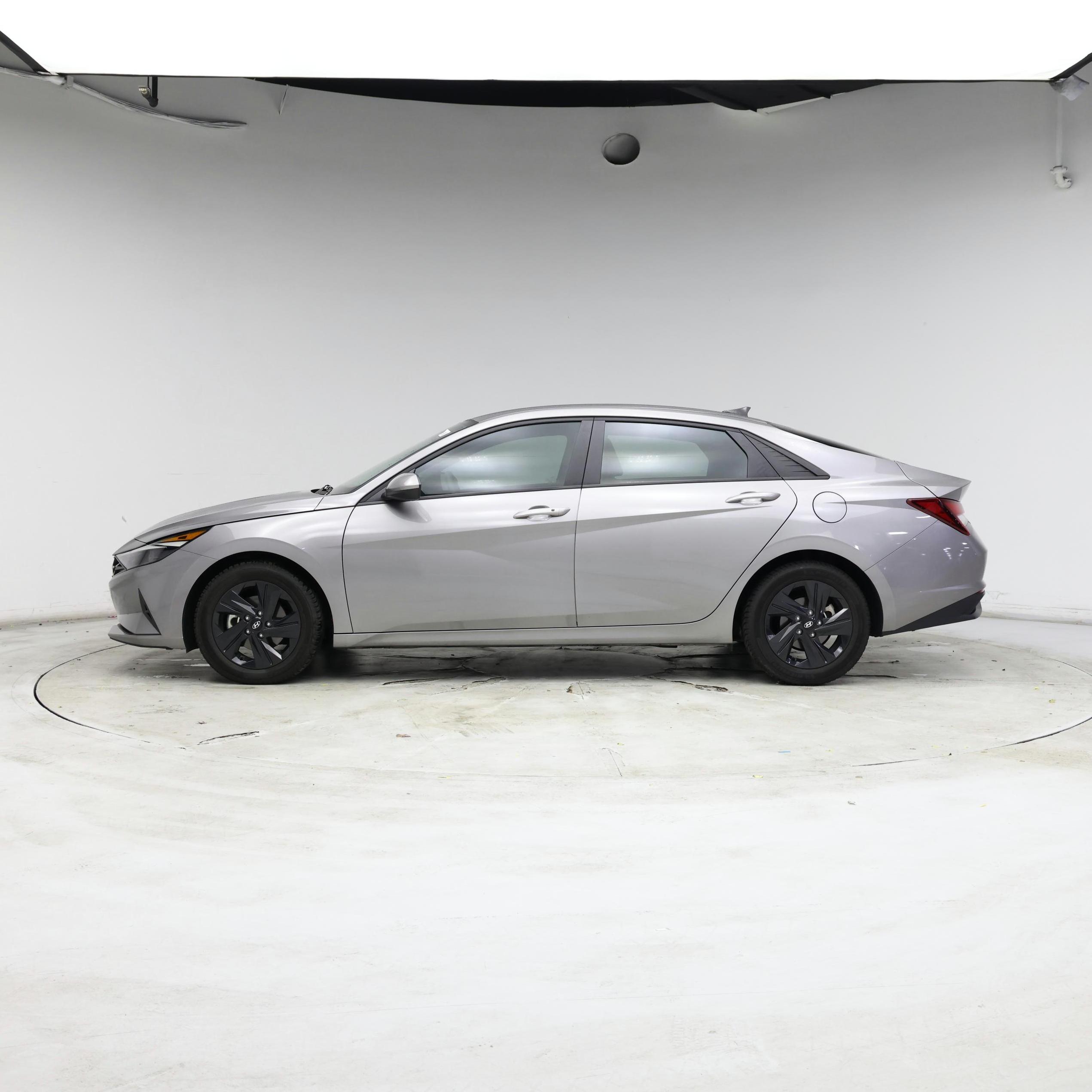 Thumbnail: 2023 Hyundai Elantra - 3