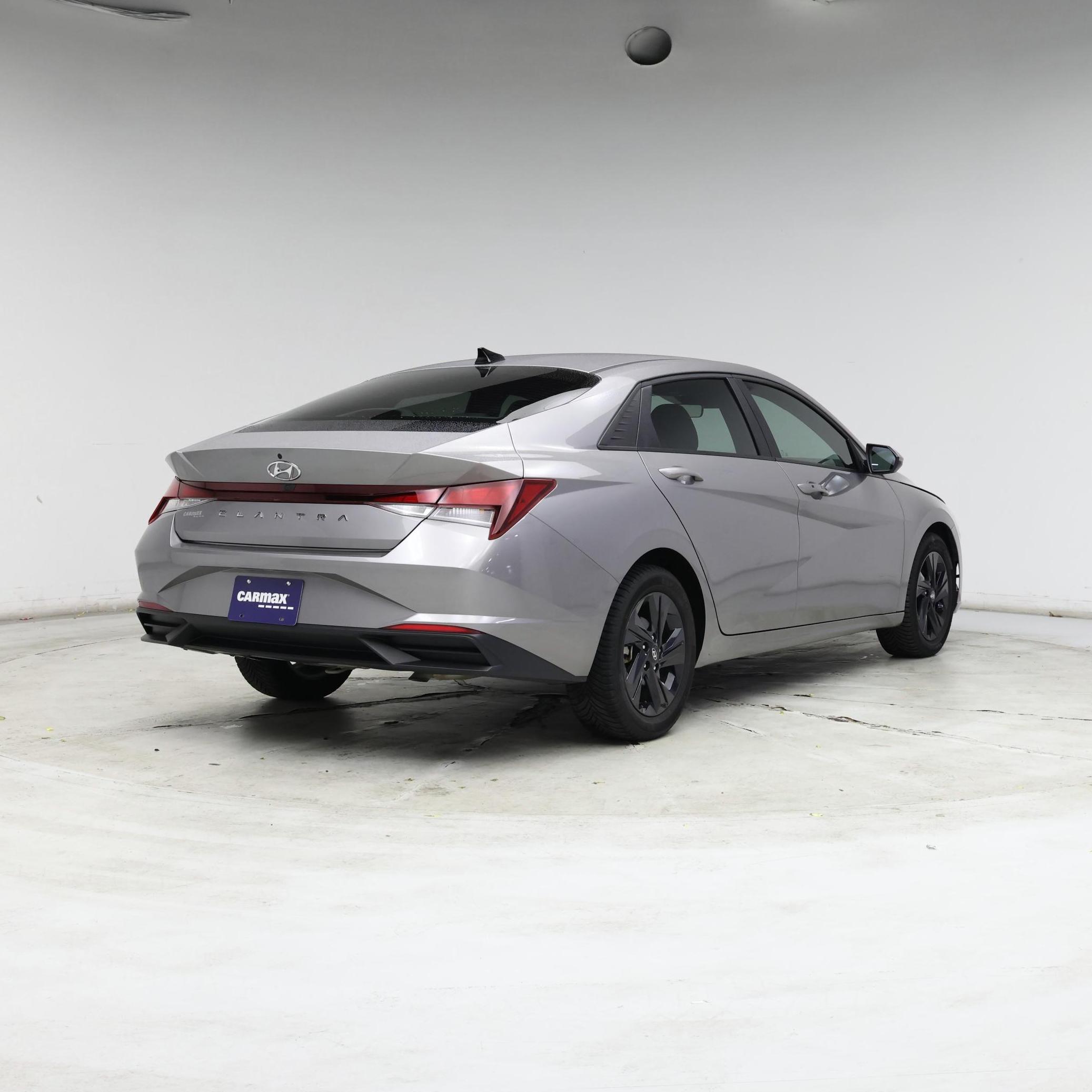 Thumbnail: 2023 Hyundai Elantra - 8