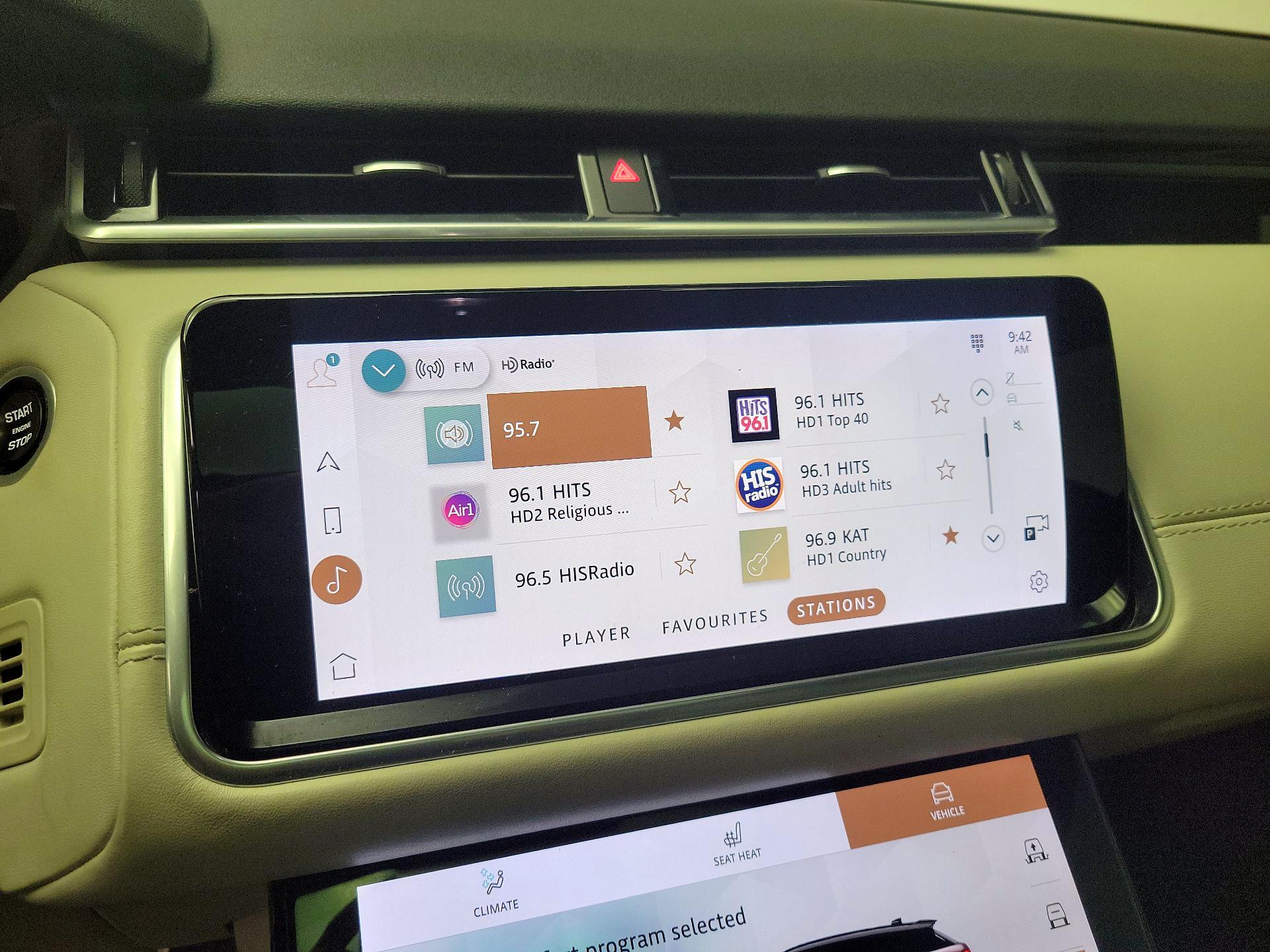 Thumbnail: 2021 Land Rover Range Rover Velar - 16