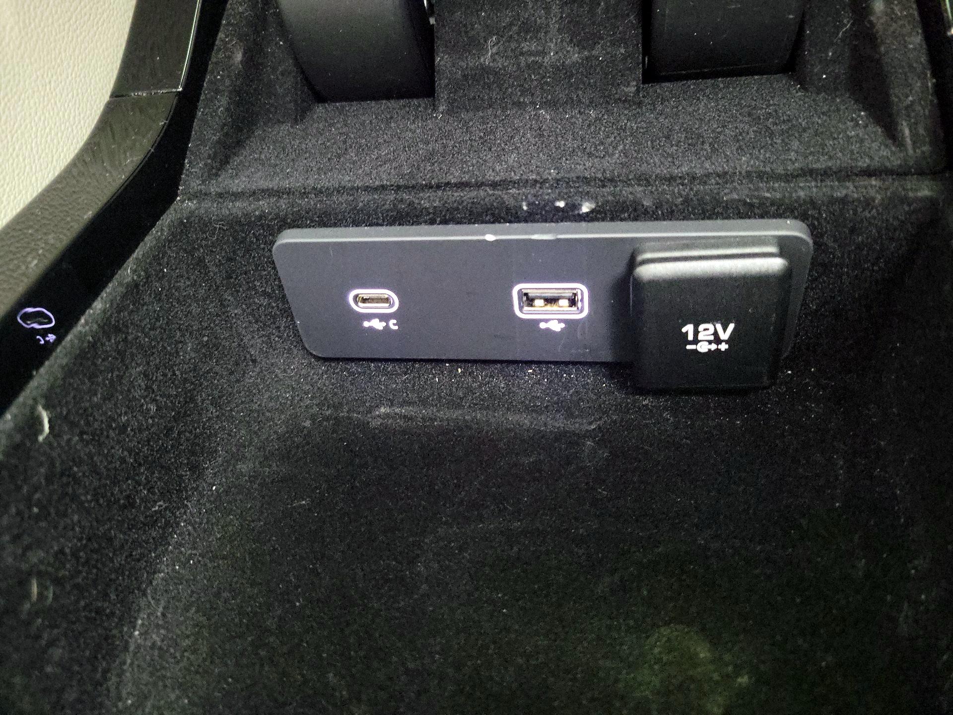 Thumbnail: 2021 Land Rover Range Rover Velar - 19