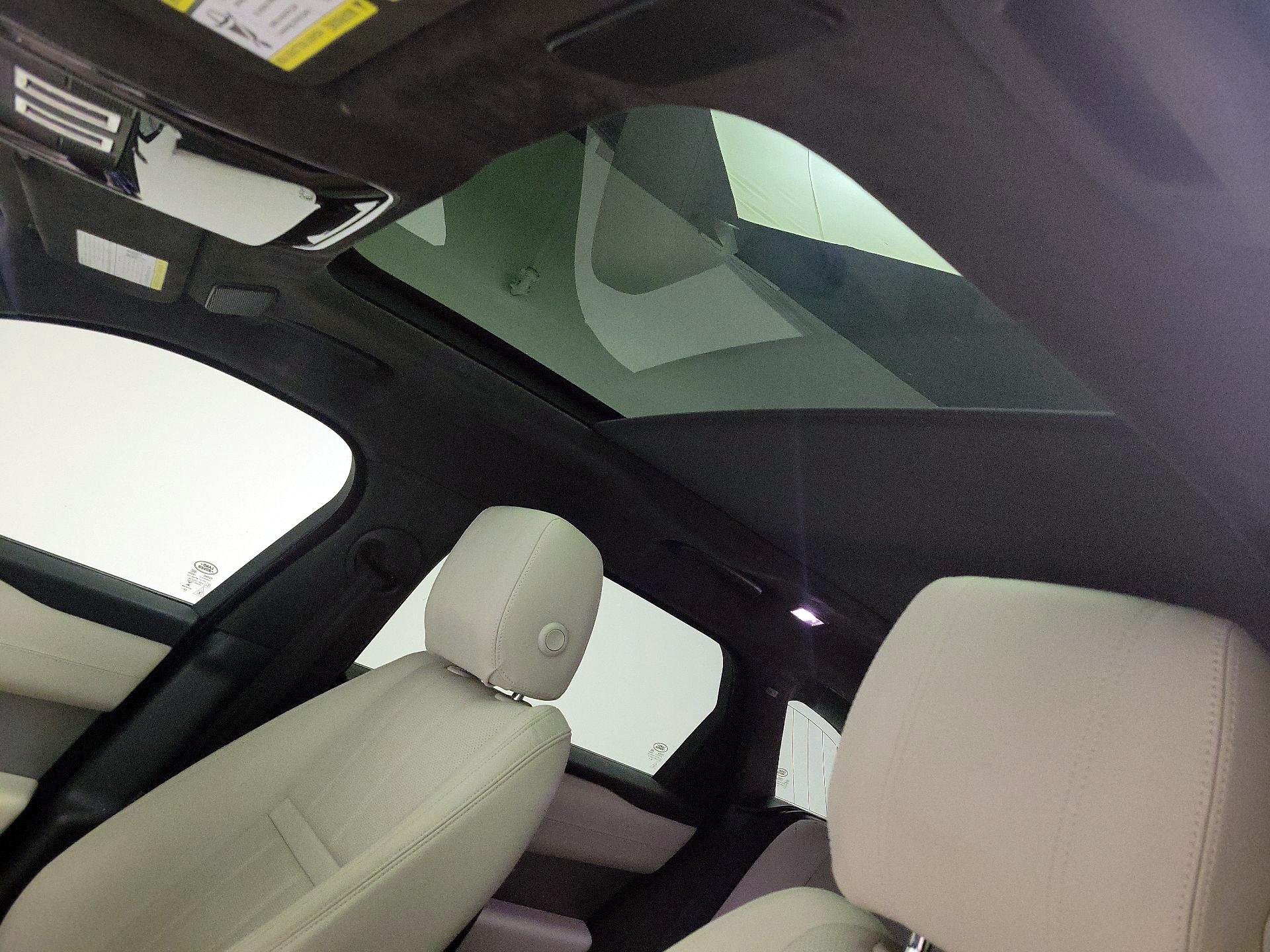 Thumbnail: 2021 Land Rover Range Rover Velar - 20