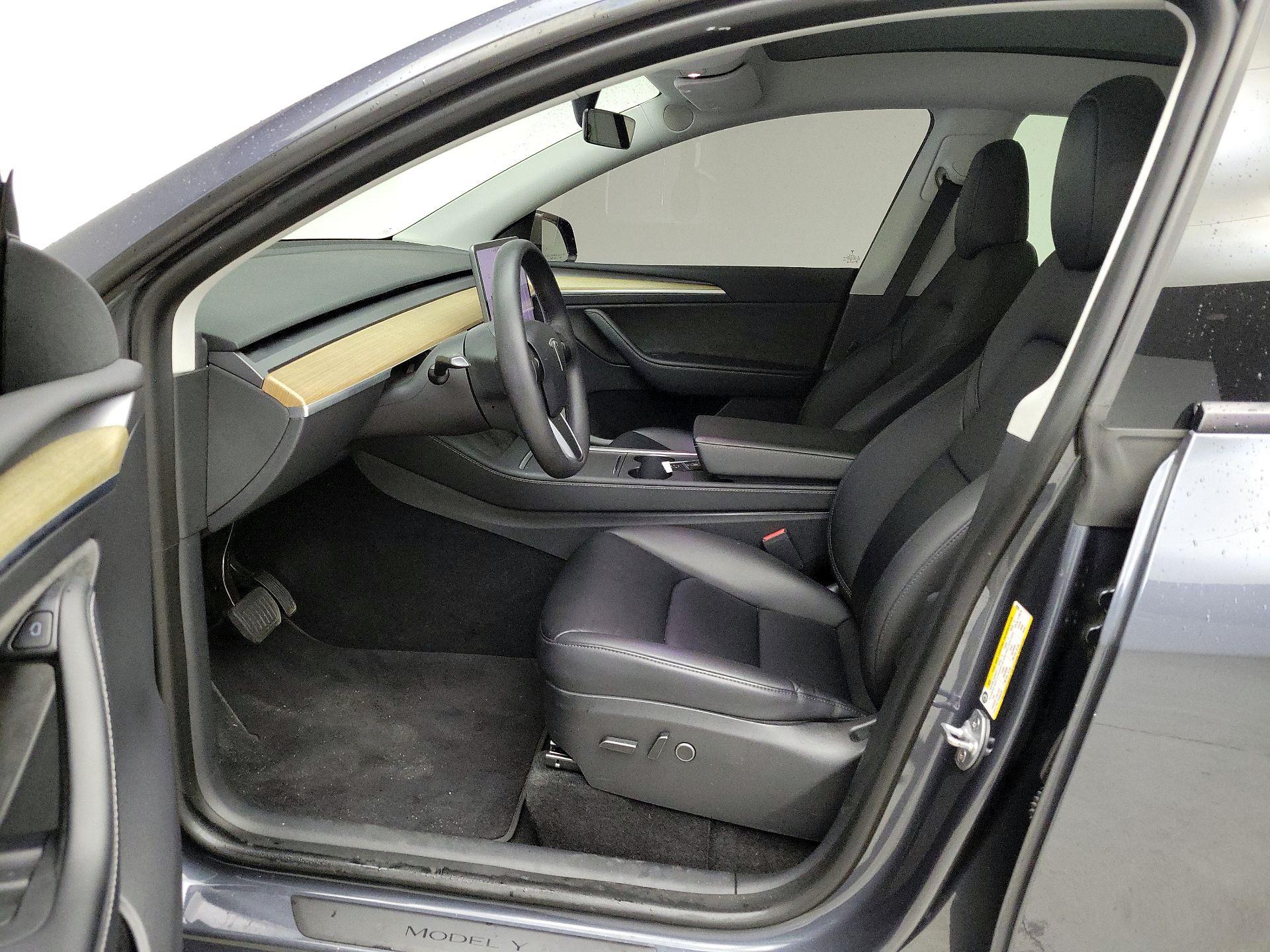 Thumbnail: 2023 Tesla Model Y - 11