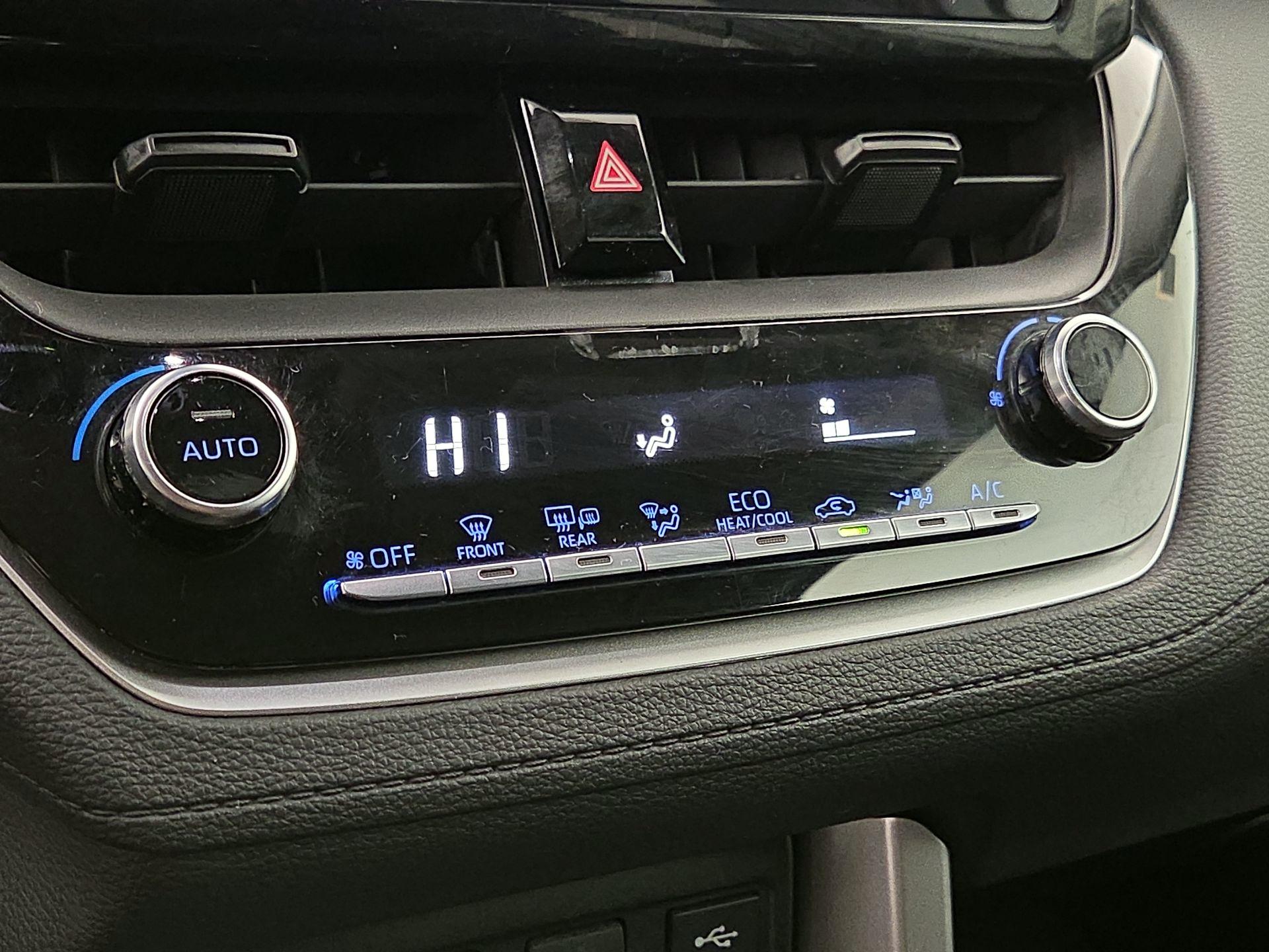 Thumbnail: 2022 Toyota Corolla Cross - 16