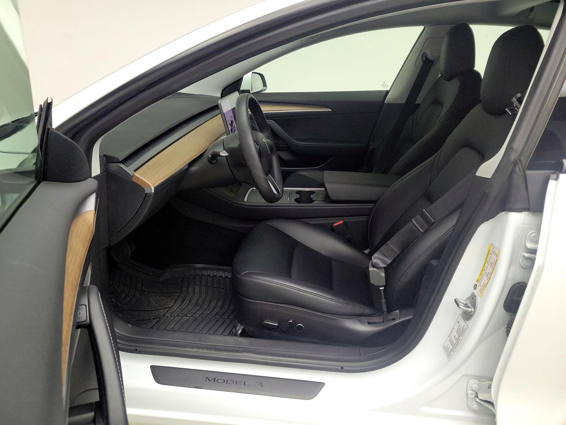Thumbnail: 2022 Tesla Model 3 - 11