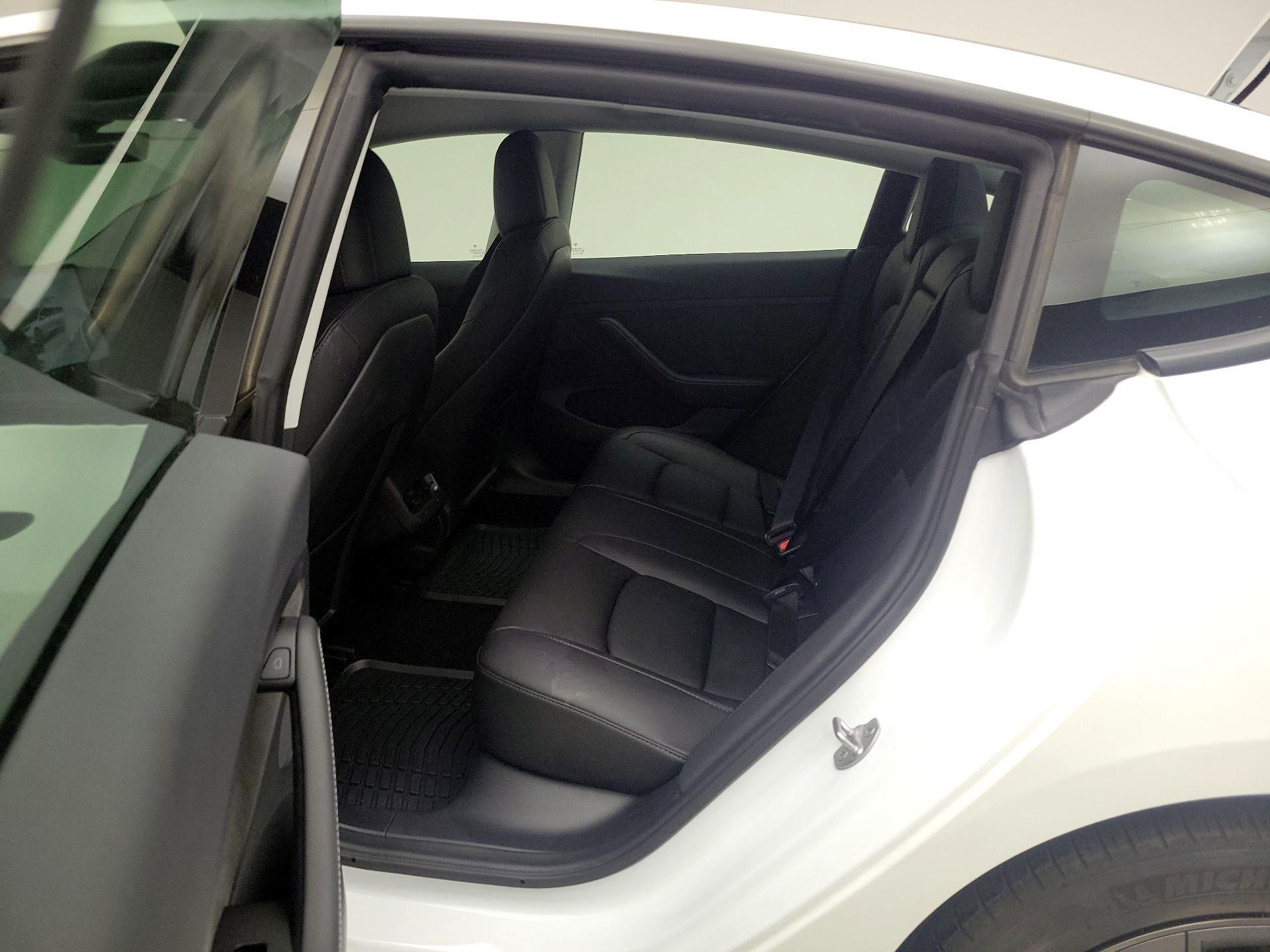 Thumbnail: 2022 Tesla Model 3 - 19