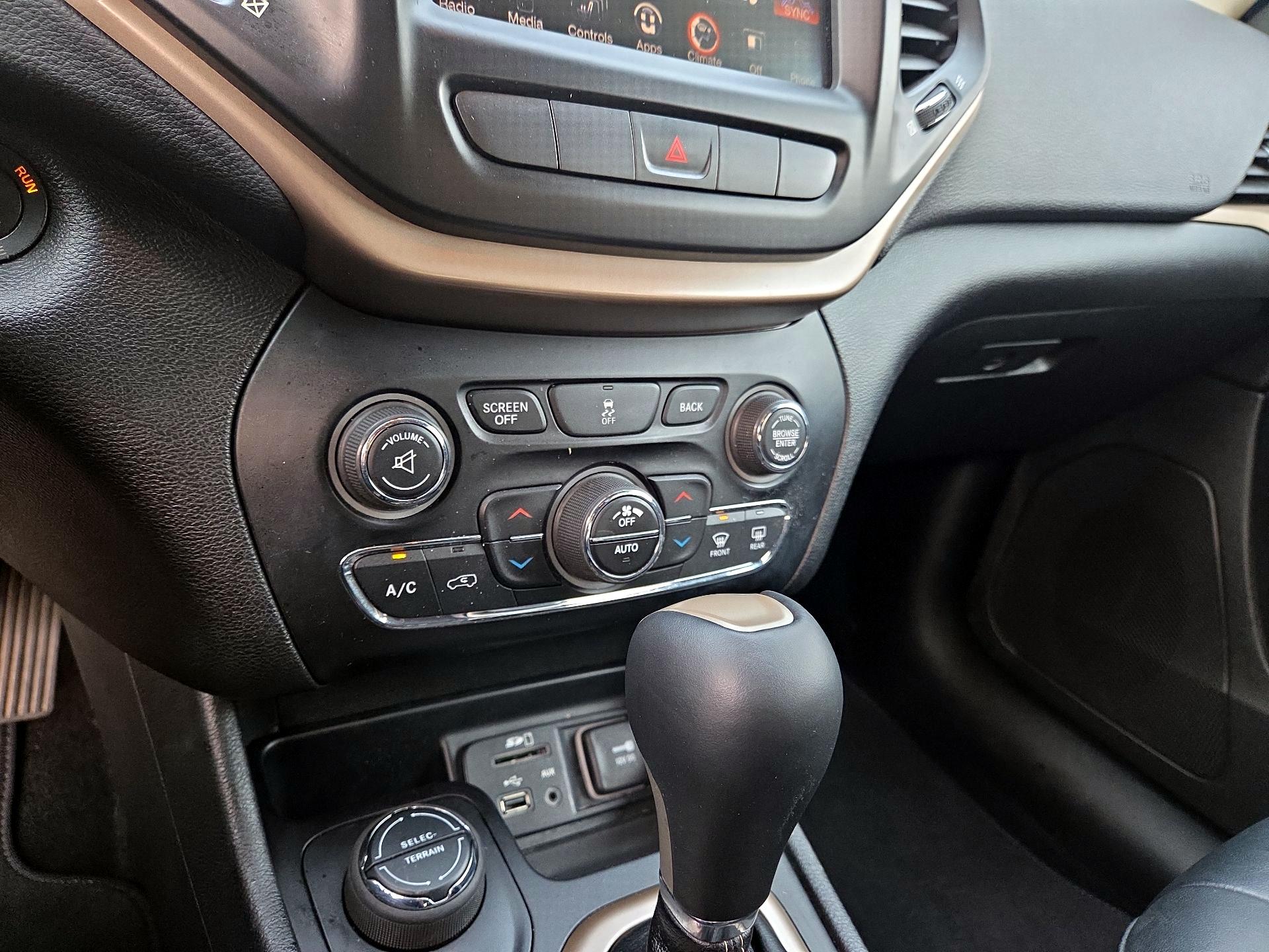 Thumbnail: 2014 Jeep Cherokee - 14