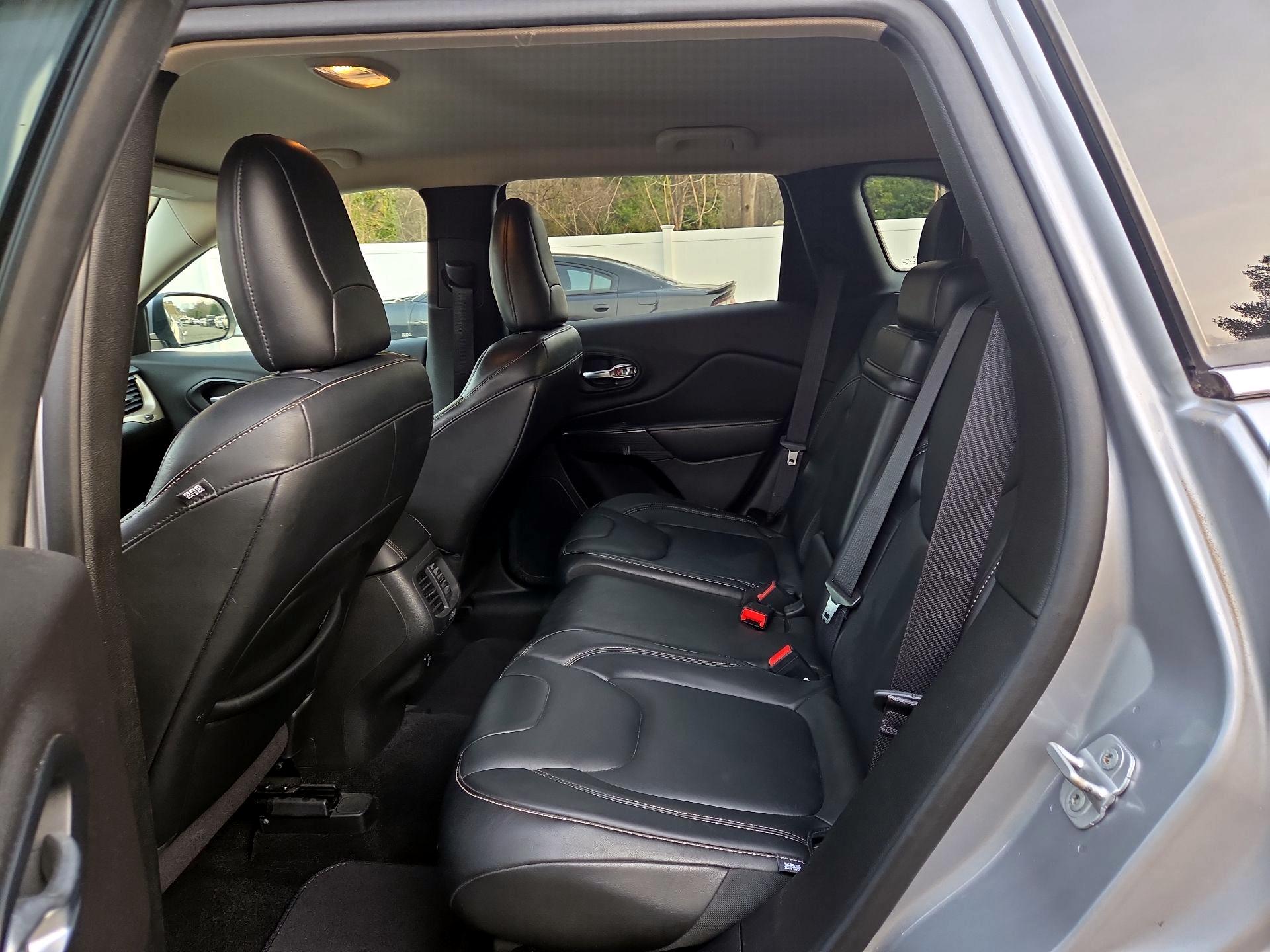 Thumbnail: 2014 Jeep Cherokee - 17