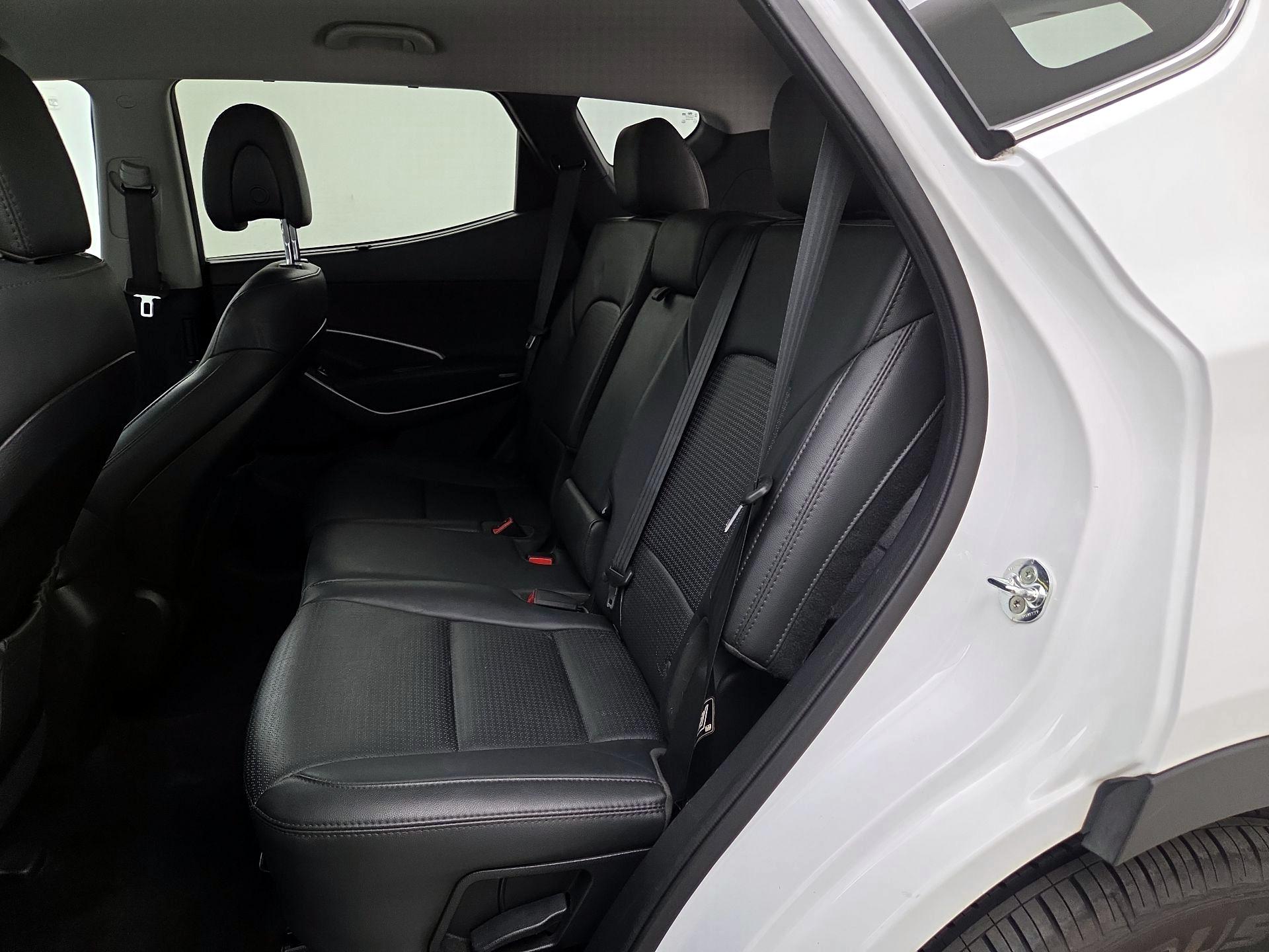 Thumbnail: 2015 Hyundai Santa Fe - 19