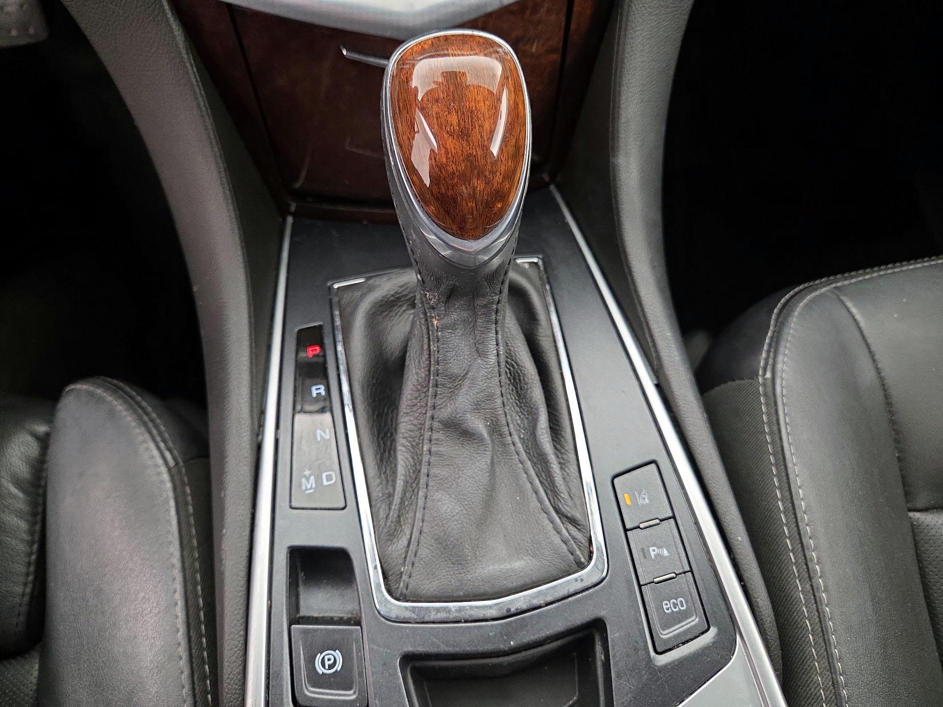 Thumbnail: 2015 Cadillac SRX - 17