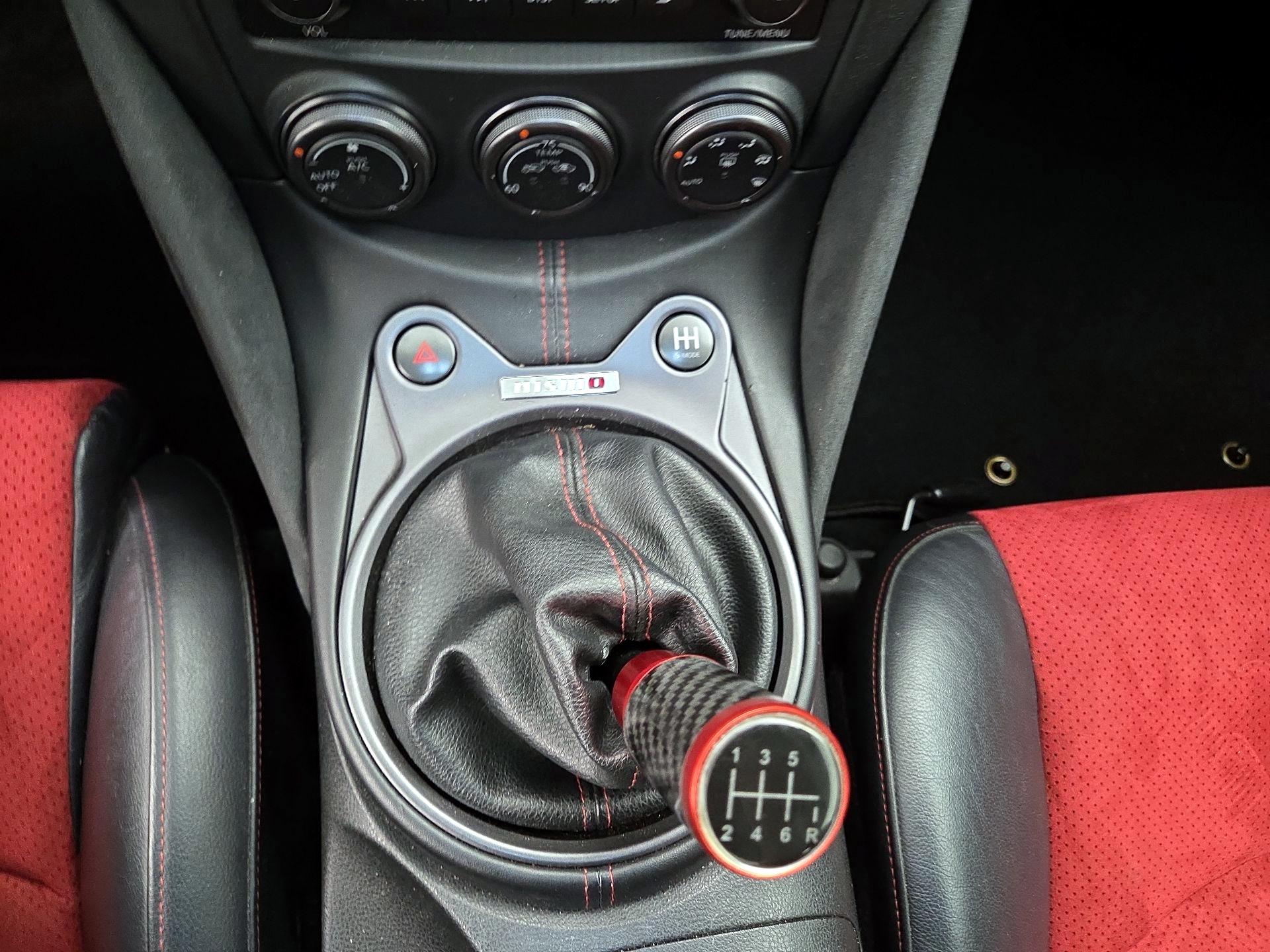 Thumbnail: 2015 Nissan Z - 16