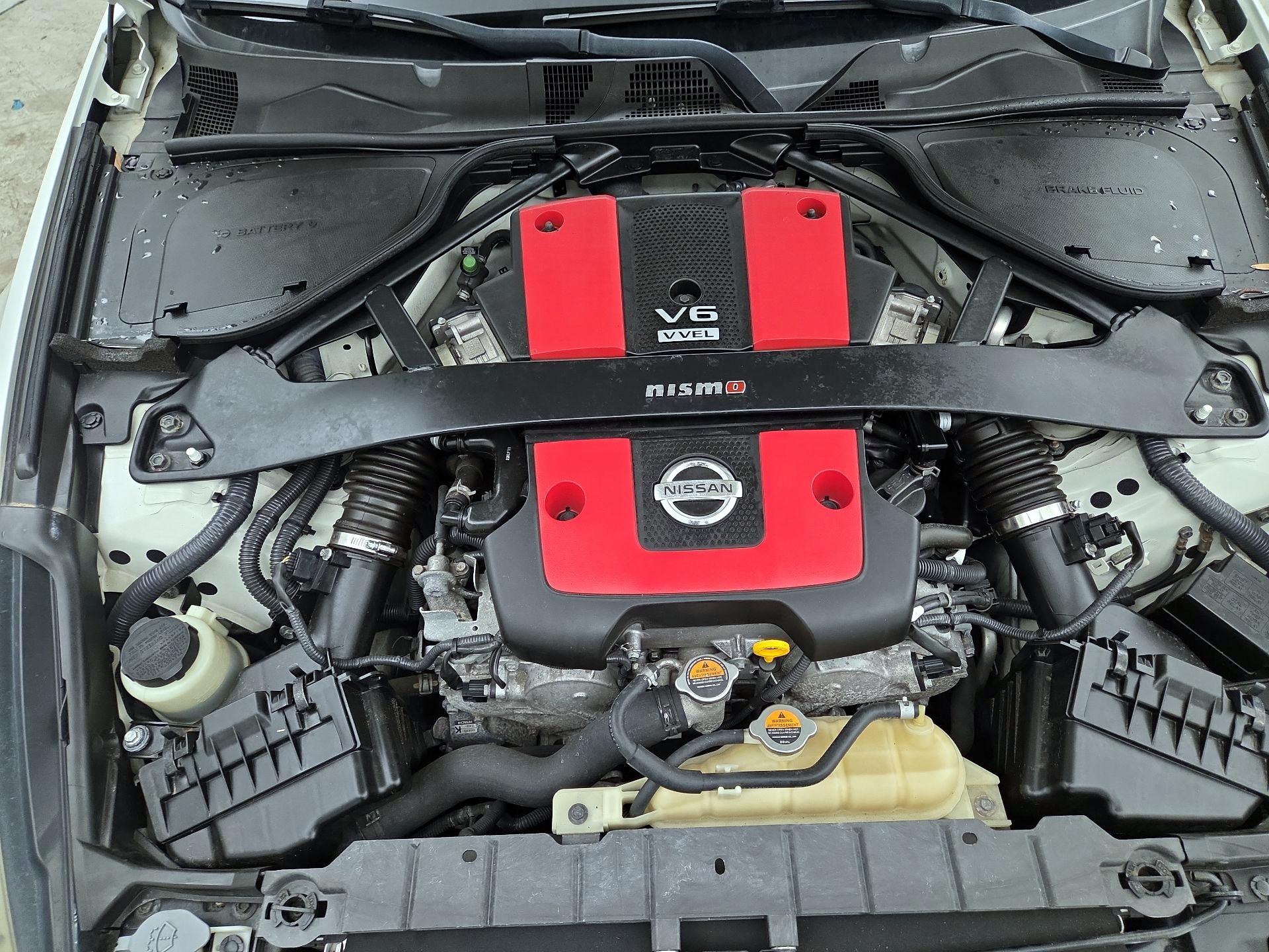 Thumbnail: 2015 Nissan Z - 19