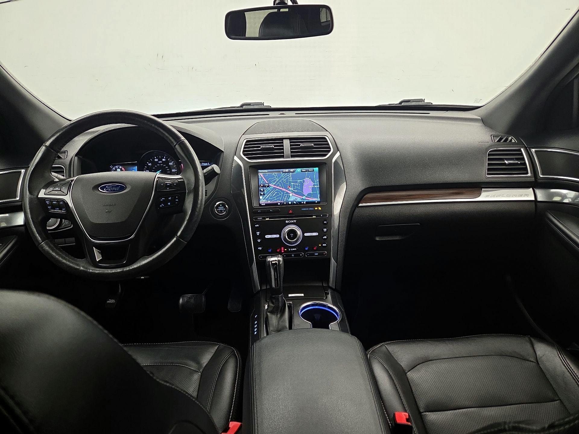 Thumbnail: 2016 Ford Explorer - 9