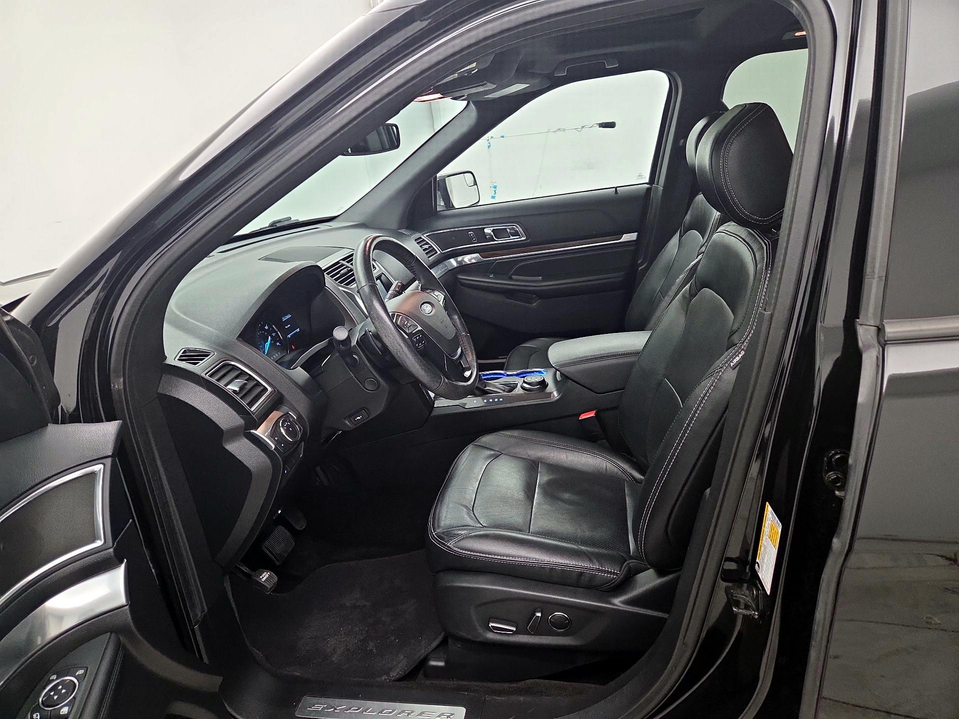 Thumbnail: 2016 Ford Explorer - 11