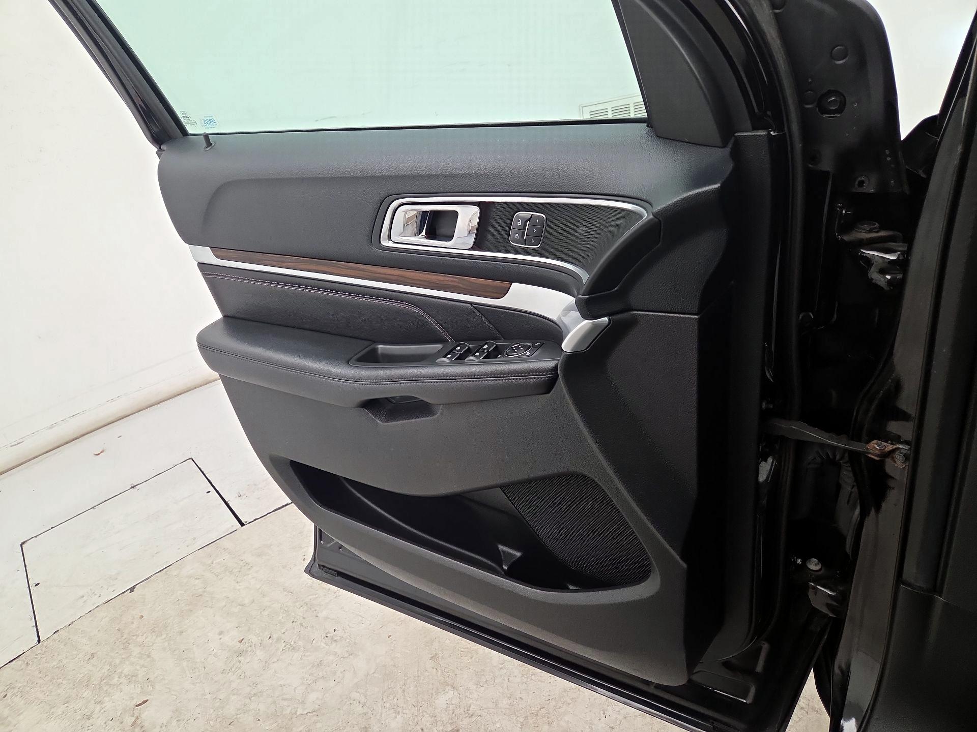 Thumbnail: 2016 Ford Explorer - 12