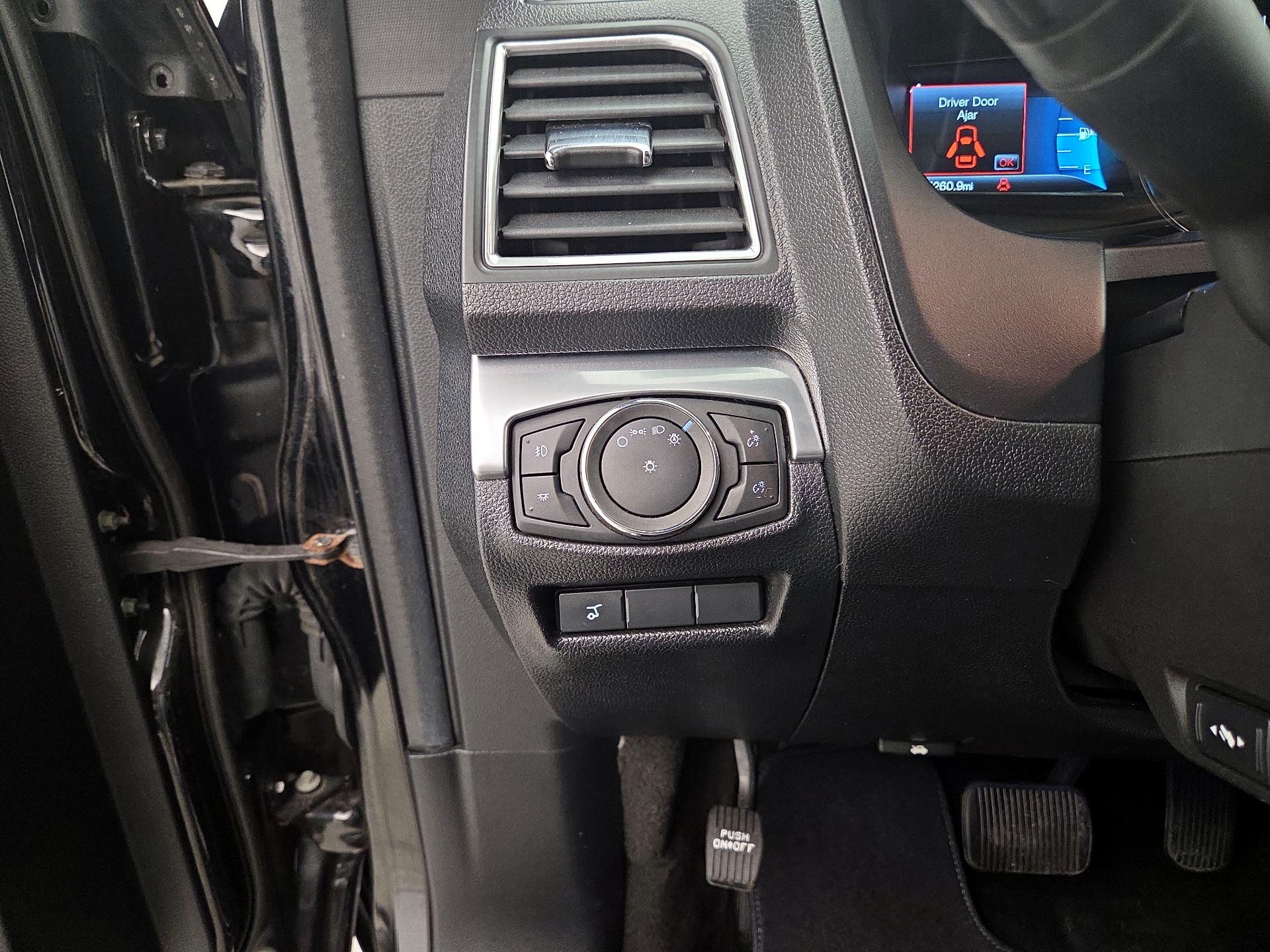 Thumbnail: 2016 Ford Explorer - 13