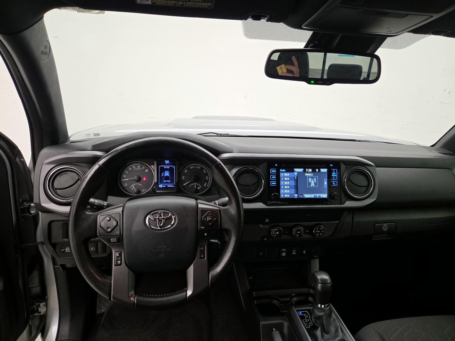 Thumbnail: 2019 Toyota Tacoma - 9