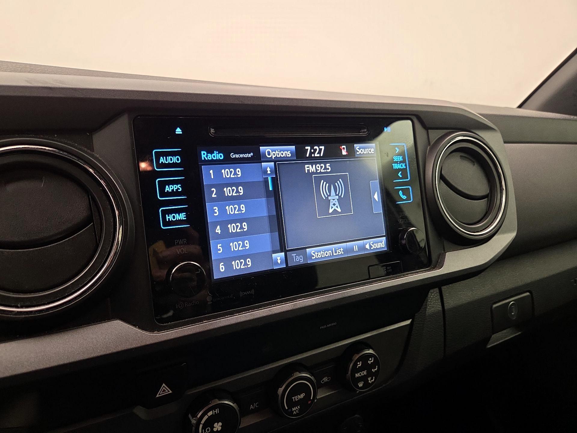 Thumbnail: 2019 Toyota Tacoma - 15