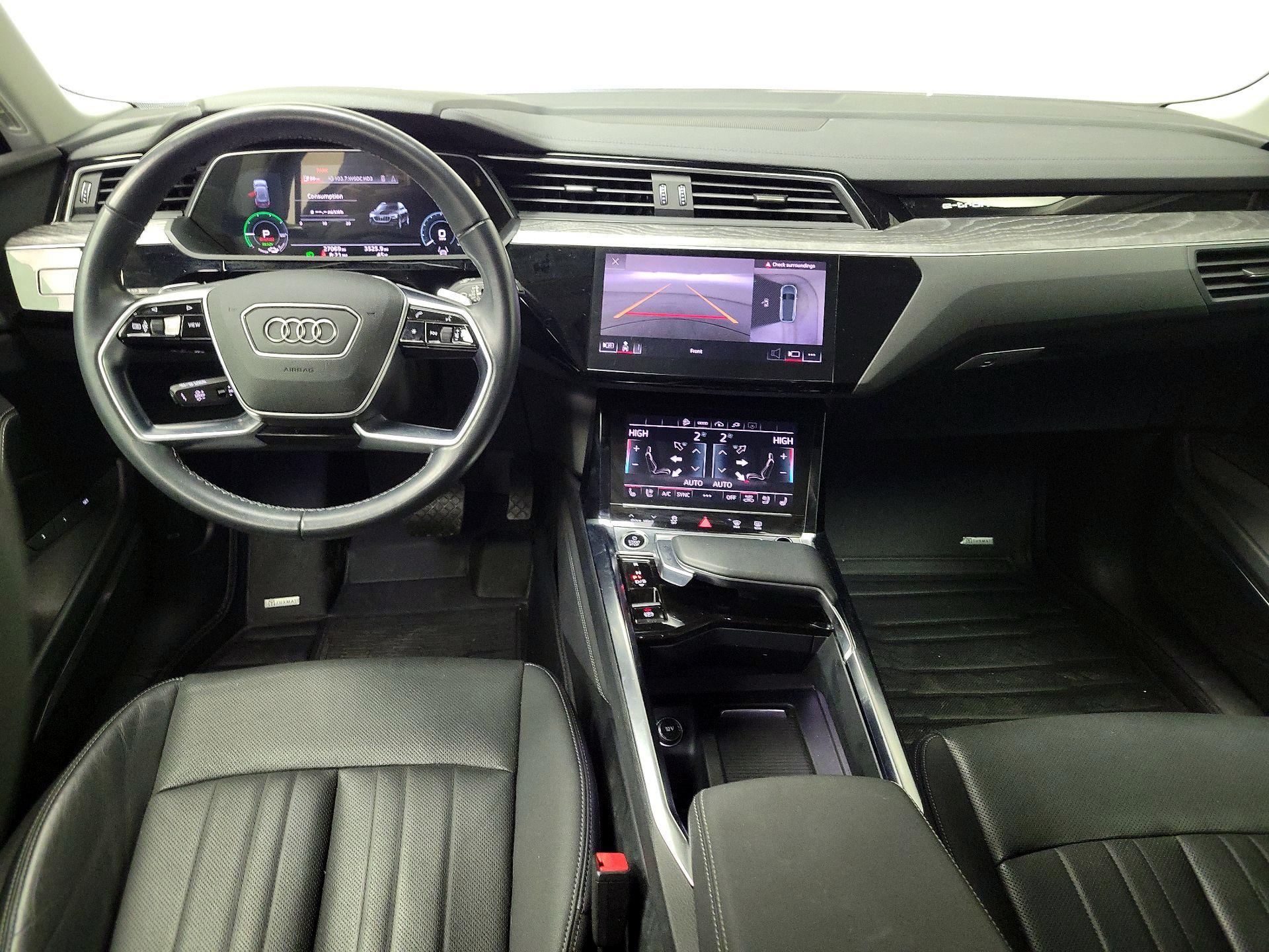 Thumbnail: 2023 Audi e-tron - 9