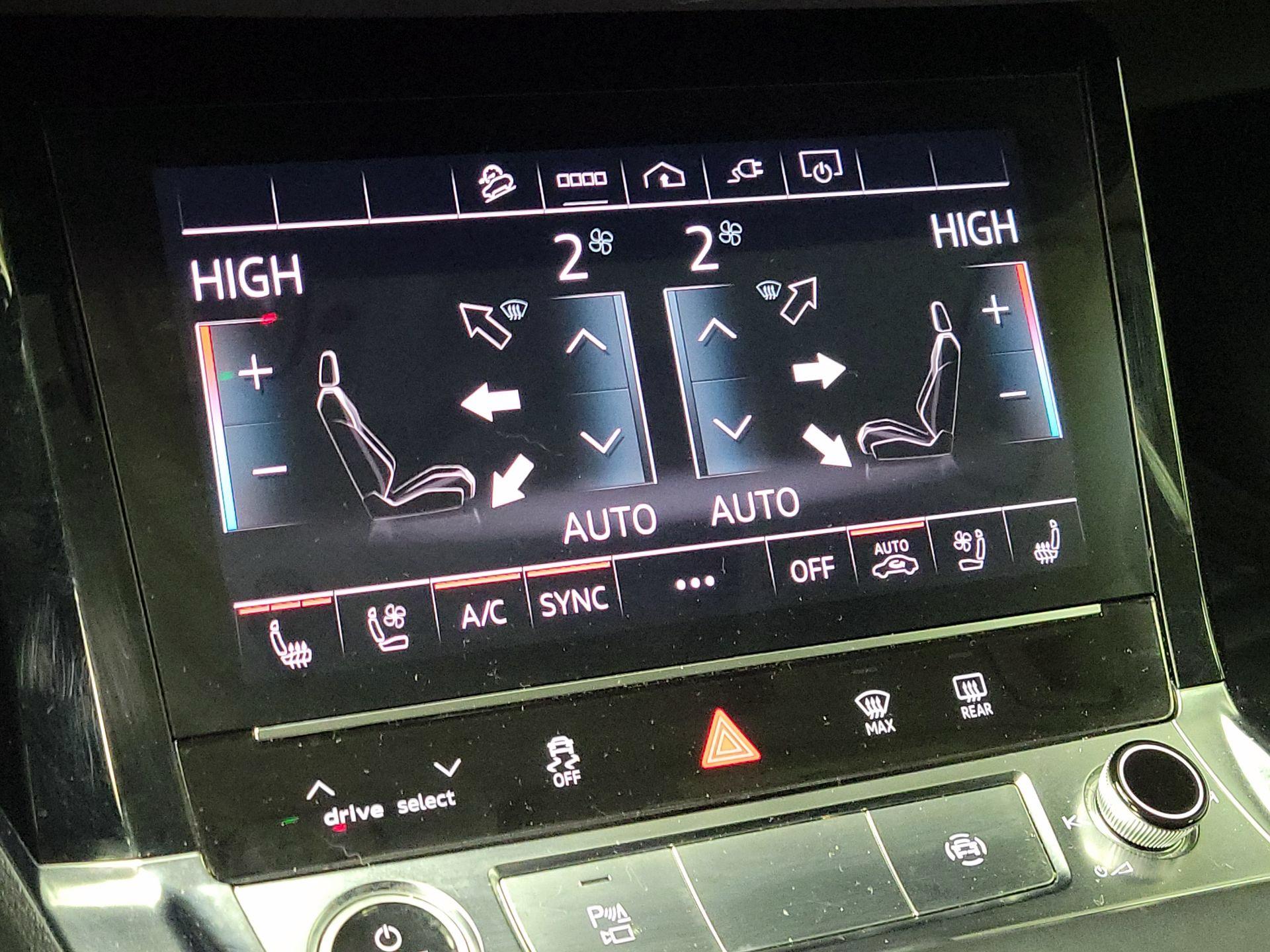 Thumbnail: 2023 Audi e-tron - 16