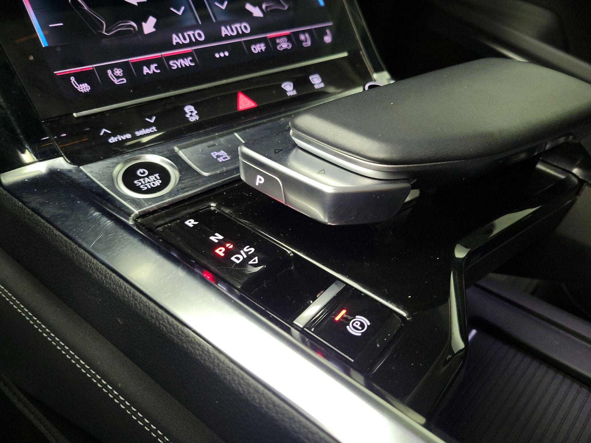 Thumbnail: 2023 Audi e-tron - 17