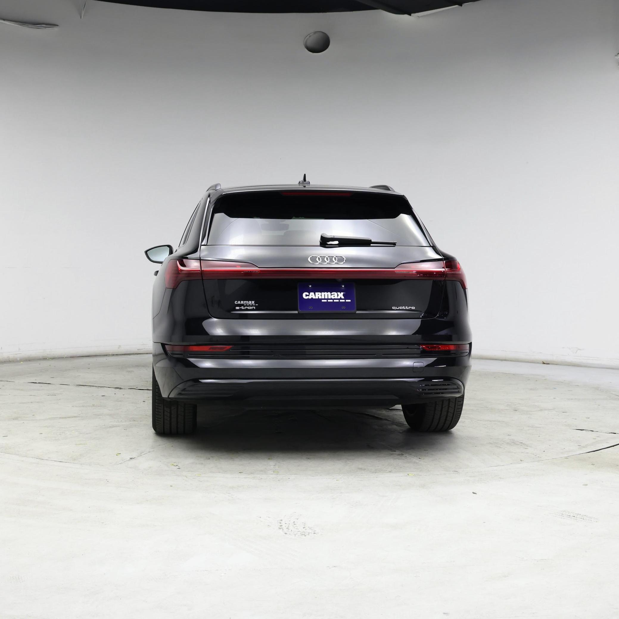 Thumbnail: 2023 Audi e-tron - 6