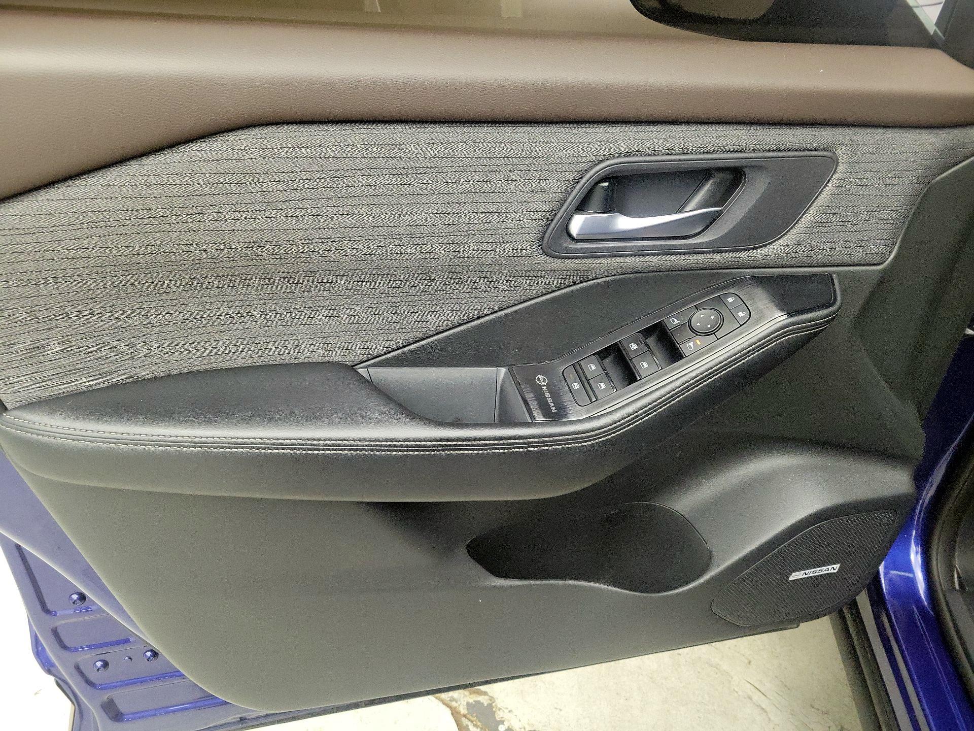 Thumbnail: 2023 Nissan Rogue - 12