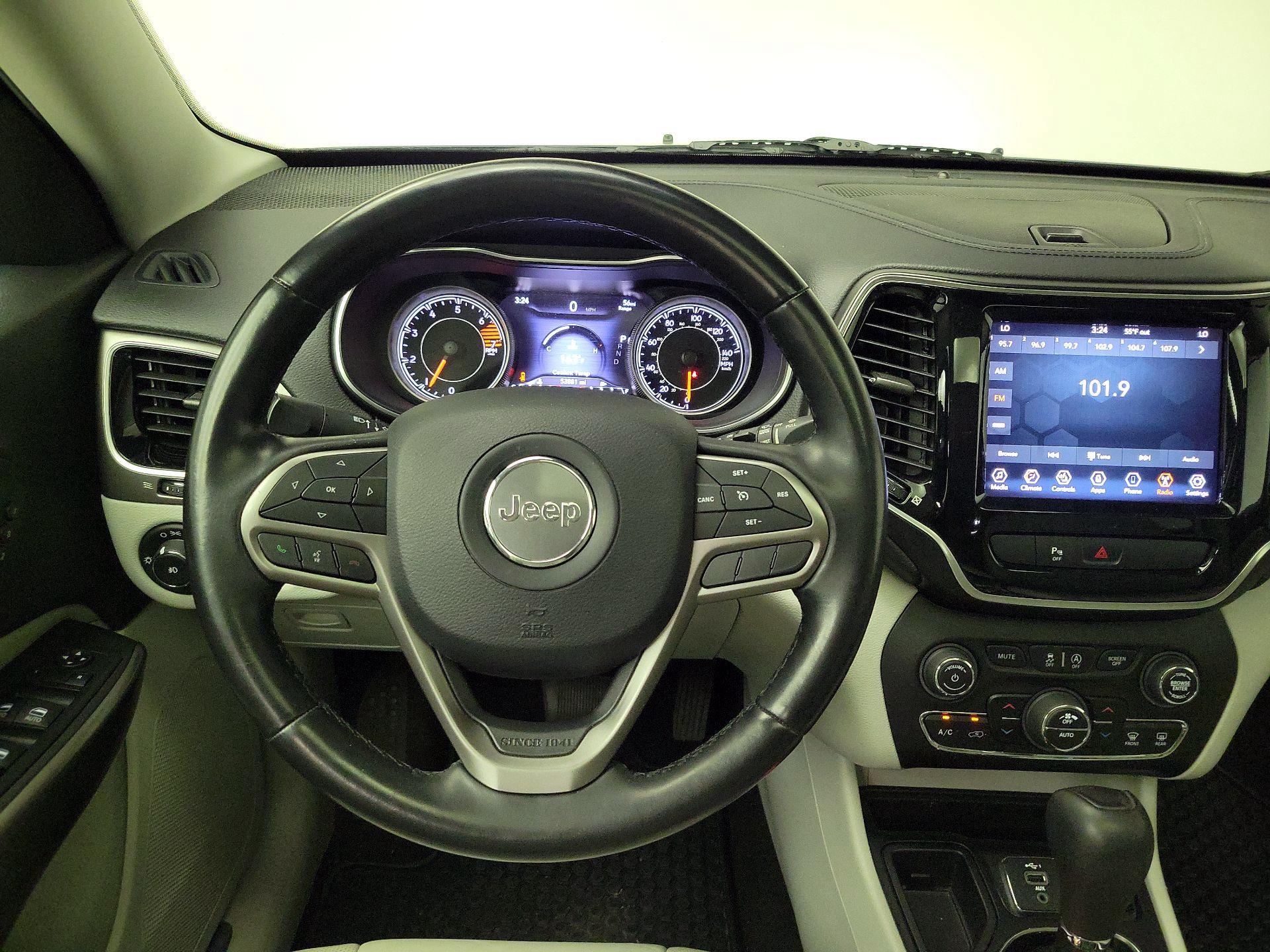 Thumbnail: 2020 Jeep Cherokee - 10