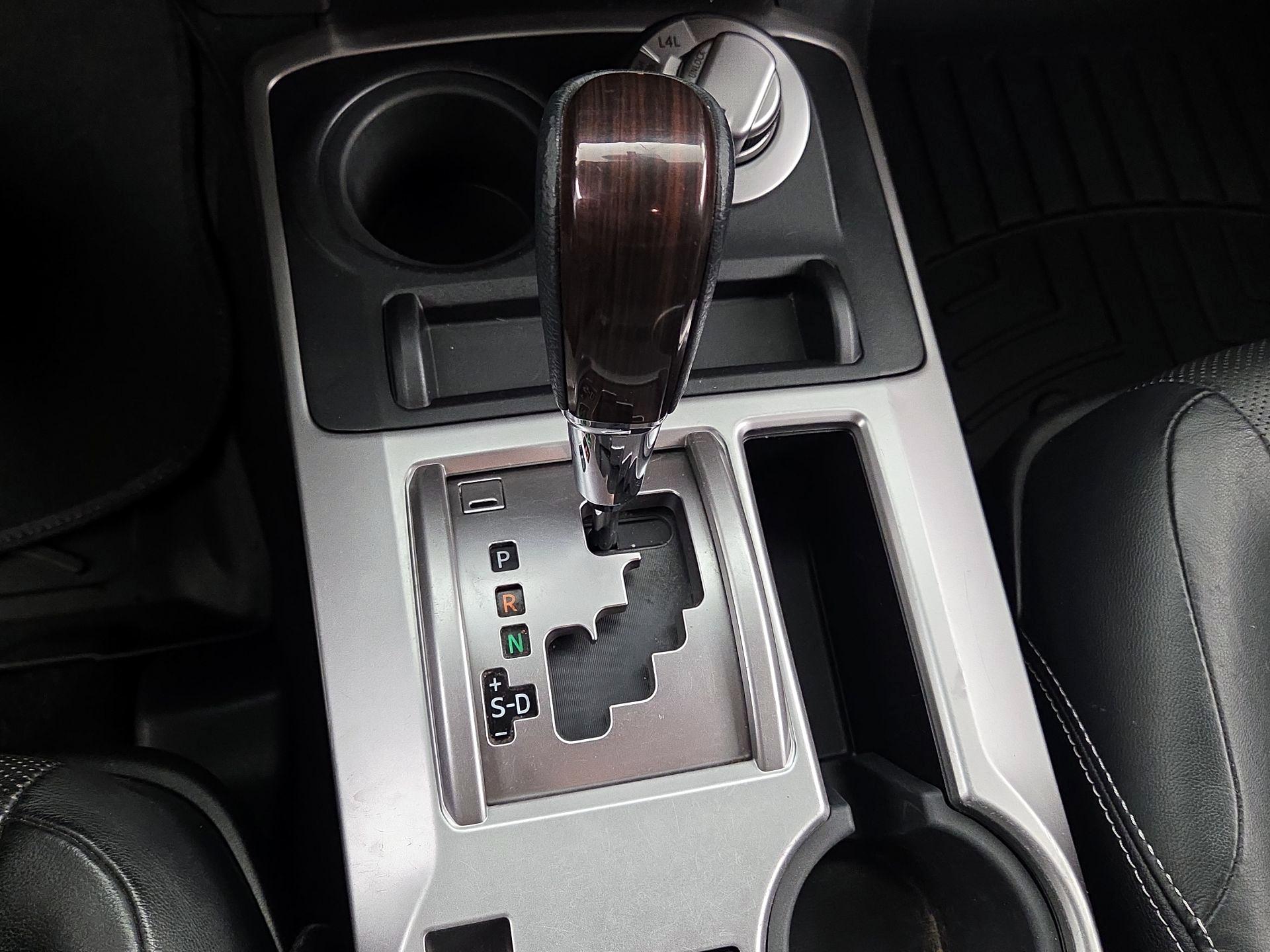 Thumbnail: 2015 Toyota 4Runner - 17