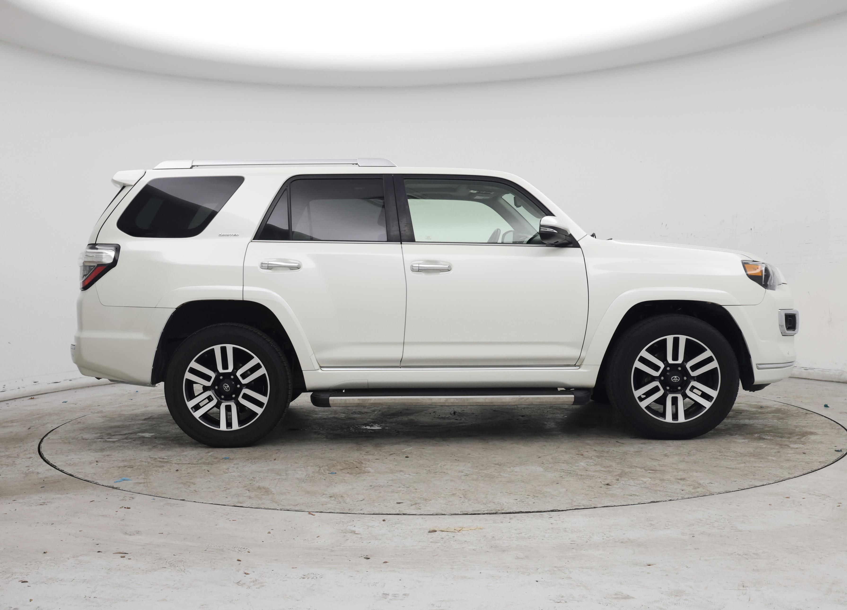 Thumbnail: 2015 Toyota 4Runner - 7