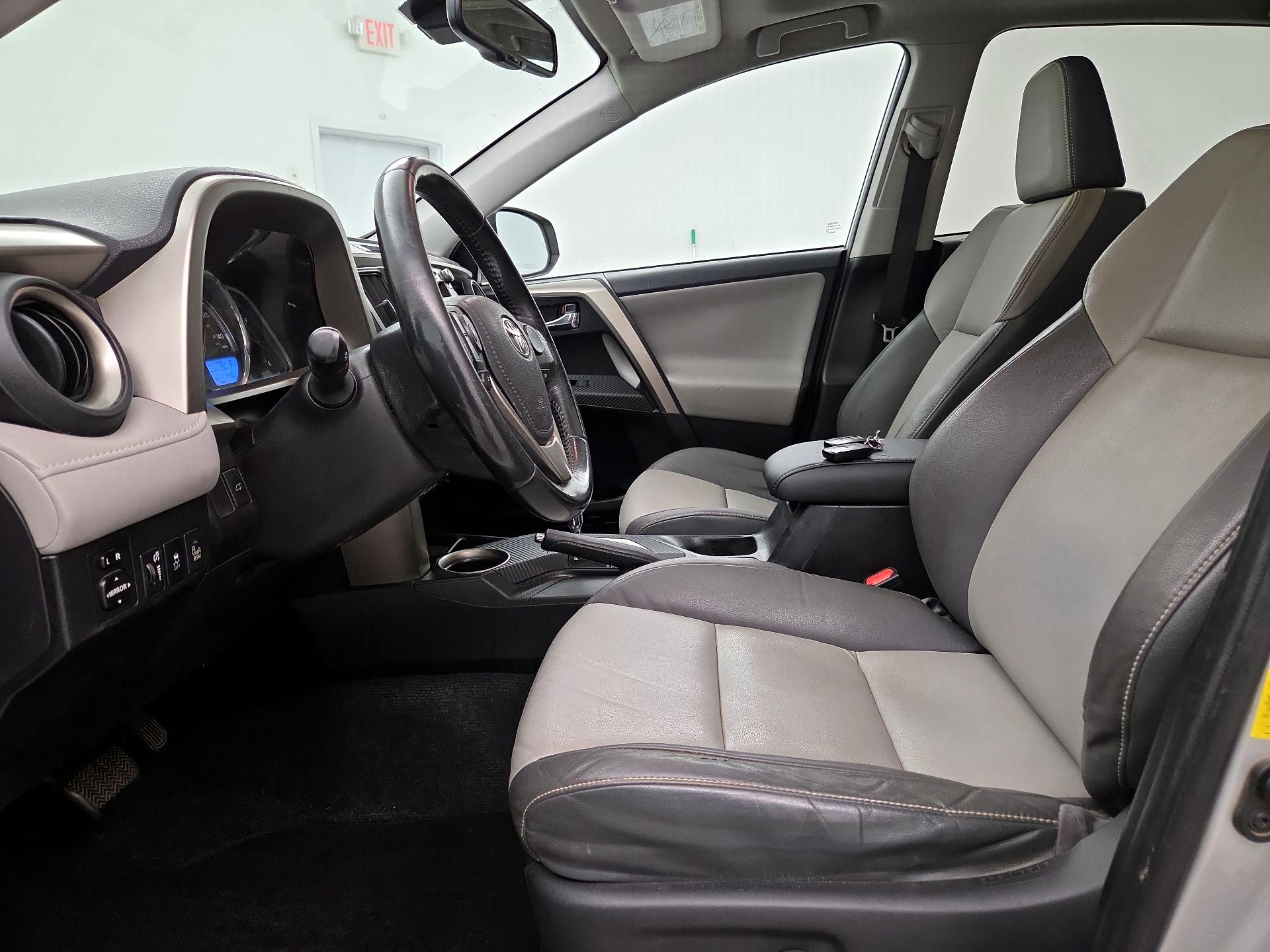 Thumbnail: 2014 Toyota RAV4 - 11