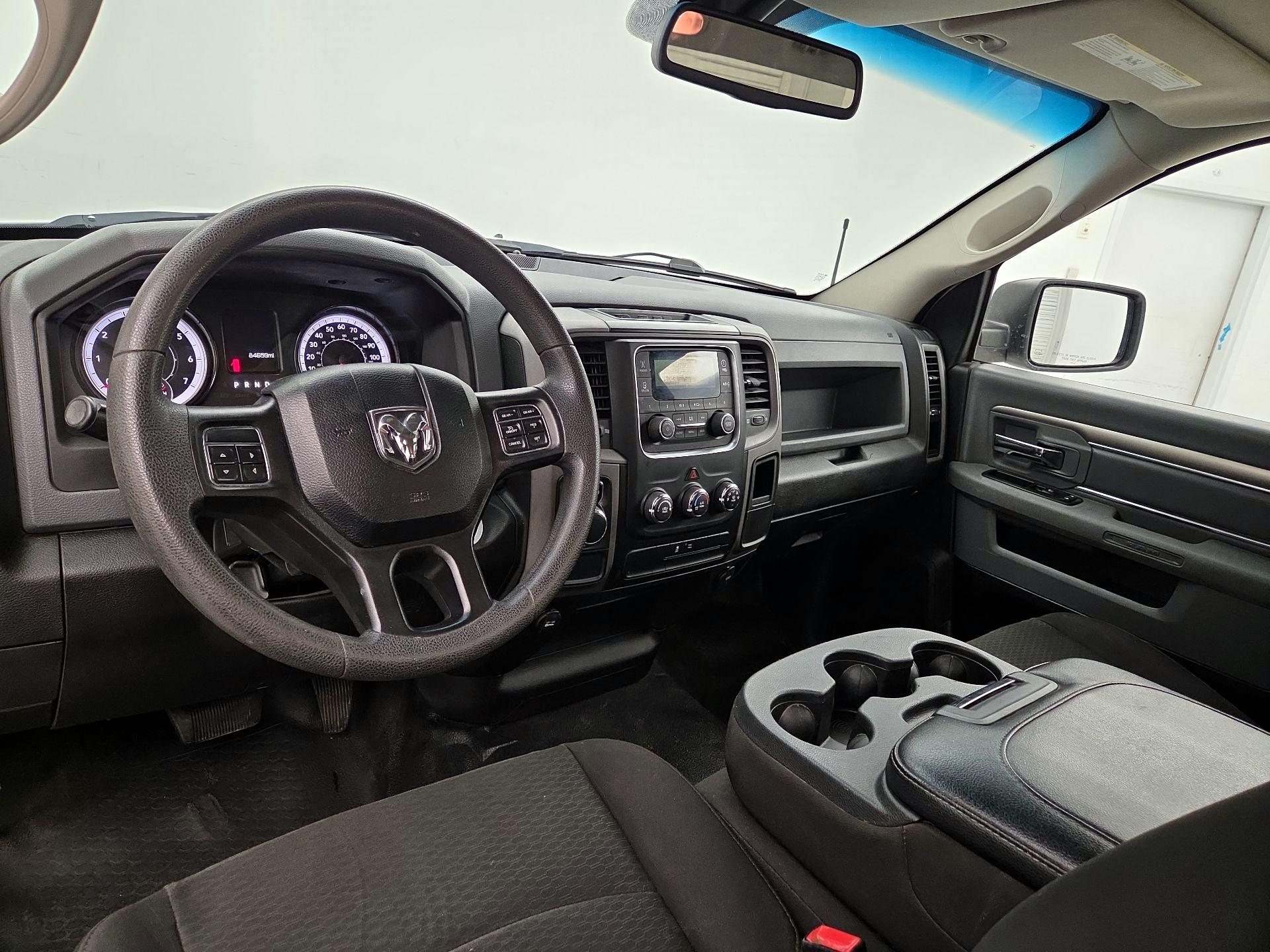 Thumbnail: 2020 RAM 1500 Classic - 9