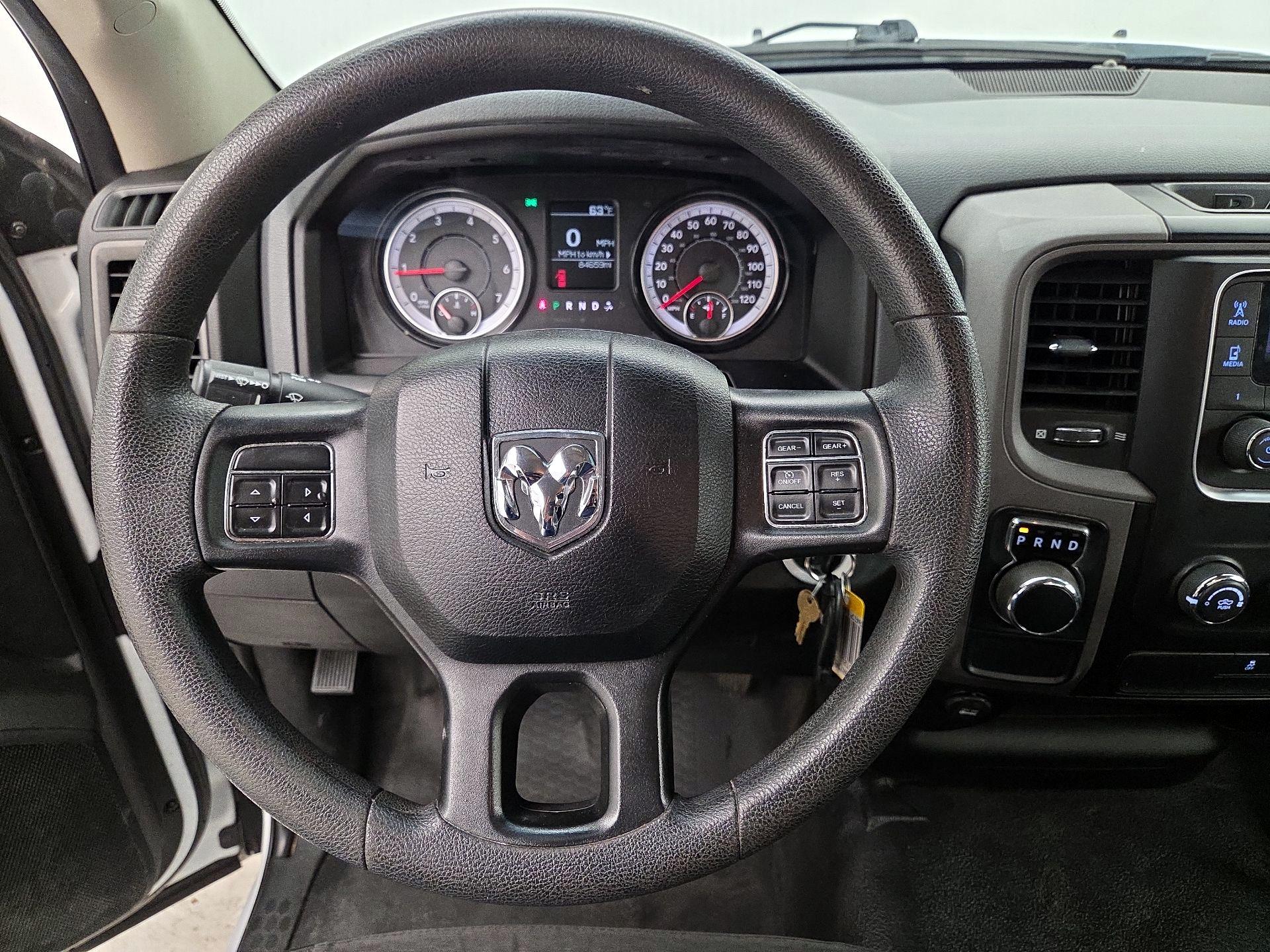 Thumbnail: 2020 RAM 1500 Classic - 10