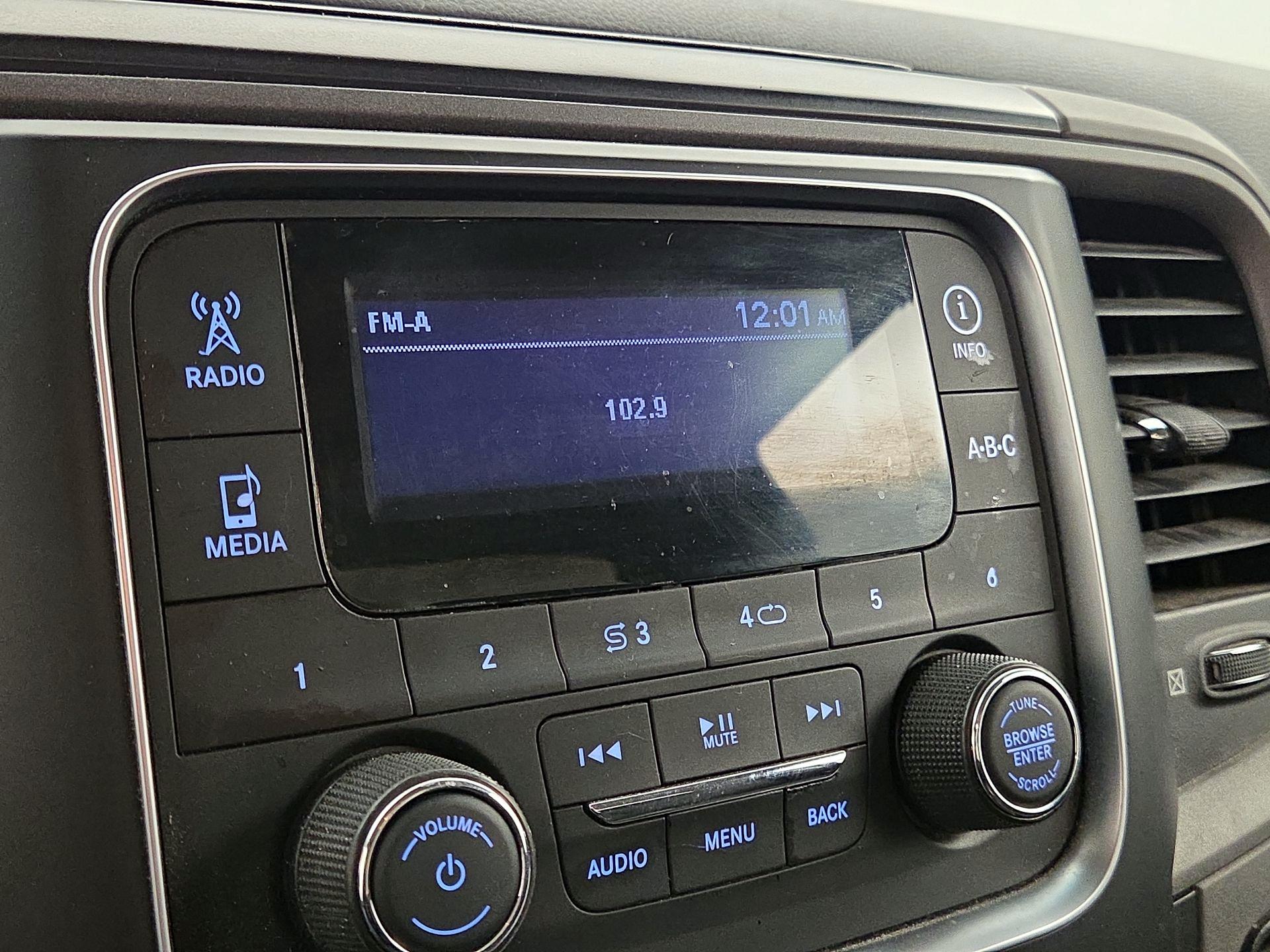 Thumbnail: 2020 RAM 1500 Classic - 14