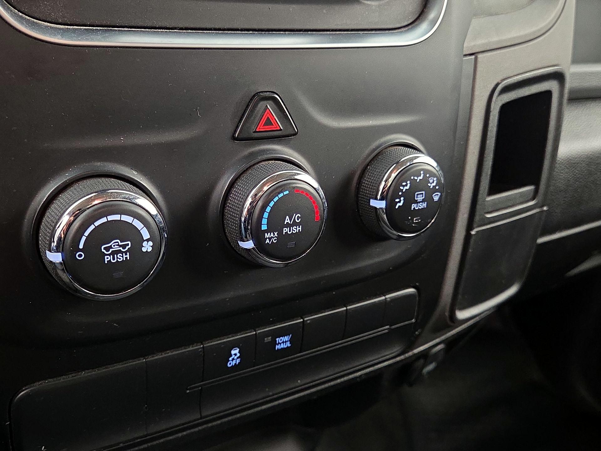 Thumbnail: 2020 RAM 1500 Classic - 15