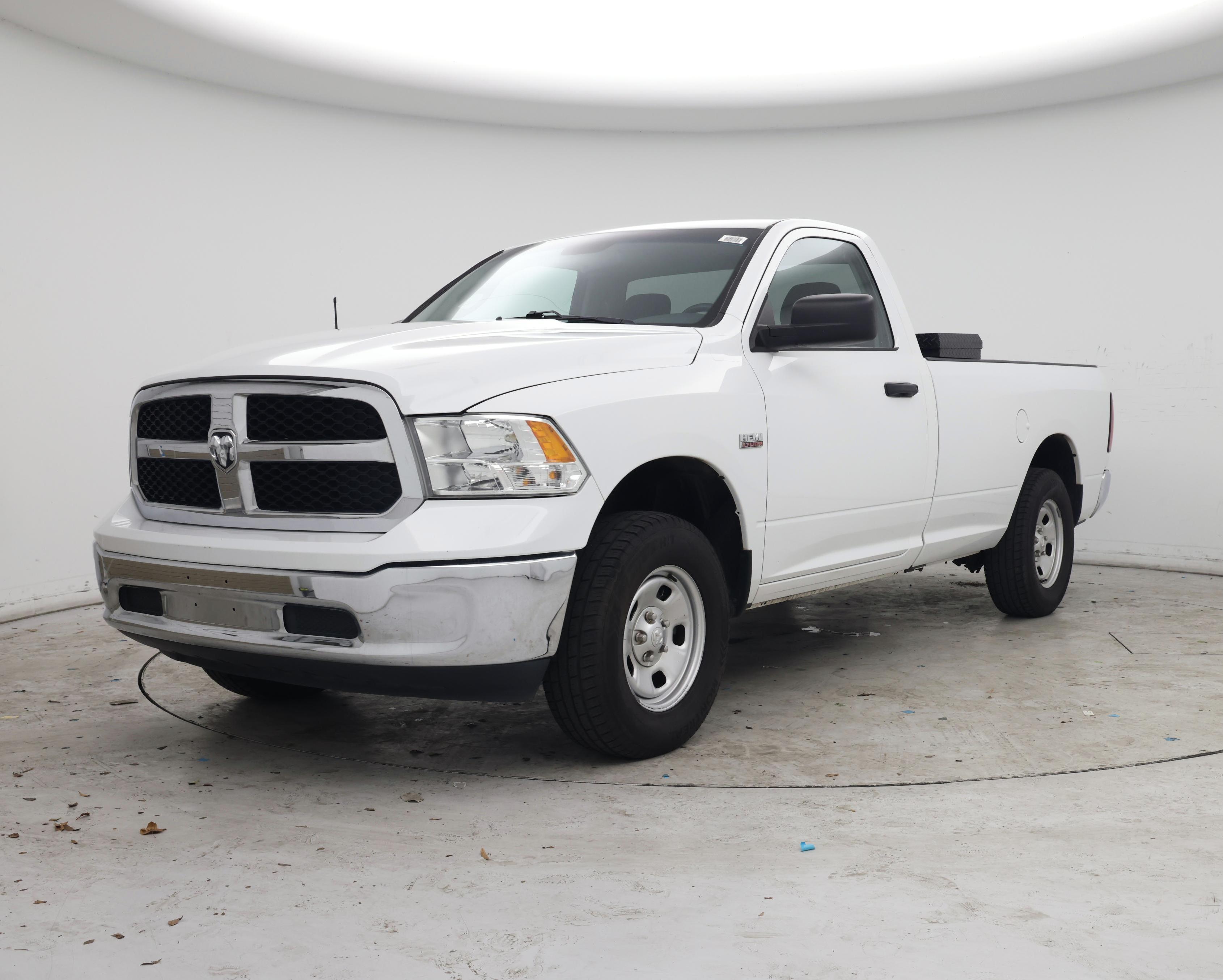 Thumbnail: 2020 RAM 1500 Classic - 4