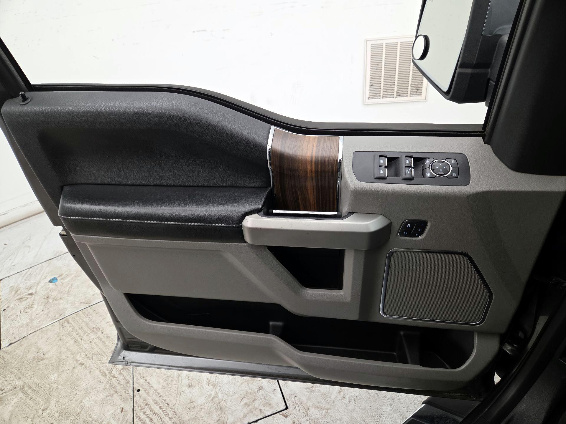 Thumbnail: 2016 Ford F-150 - 12