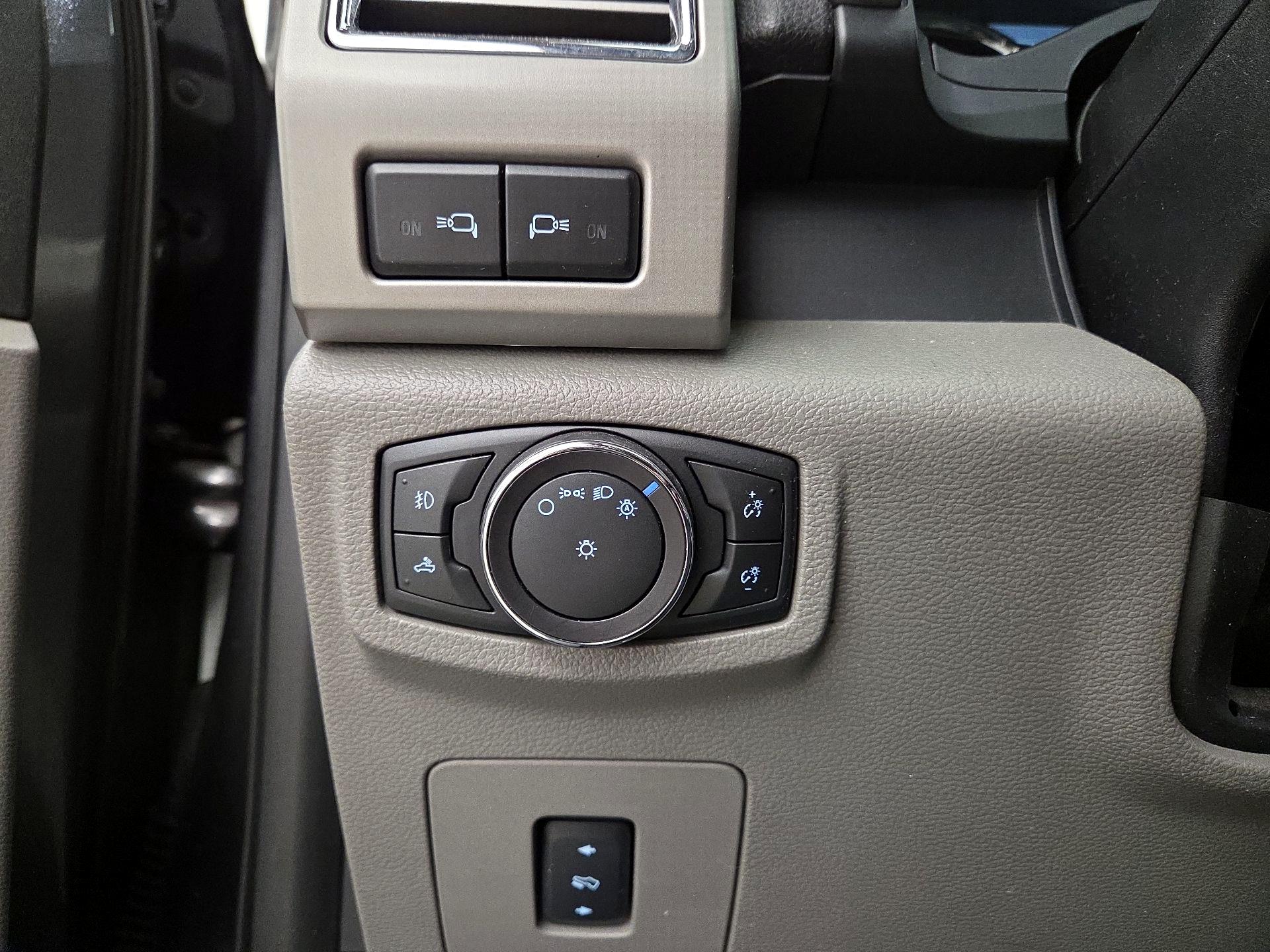 Thumbnail: 2016 Ford F-150 - 13