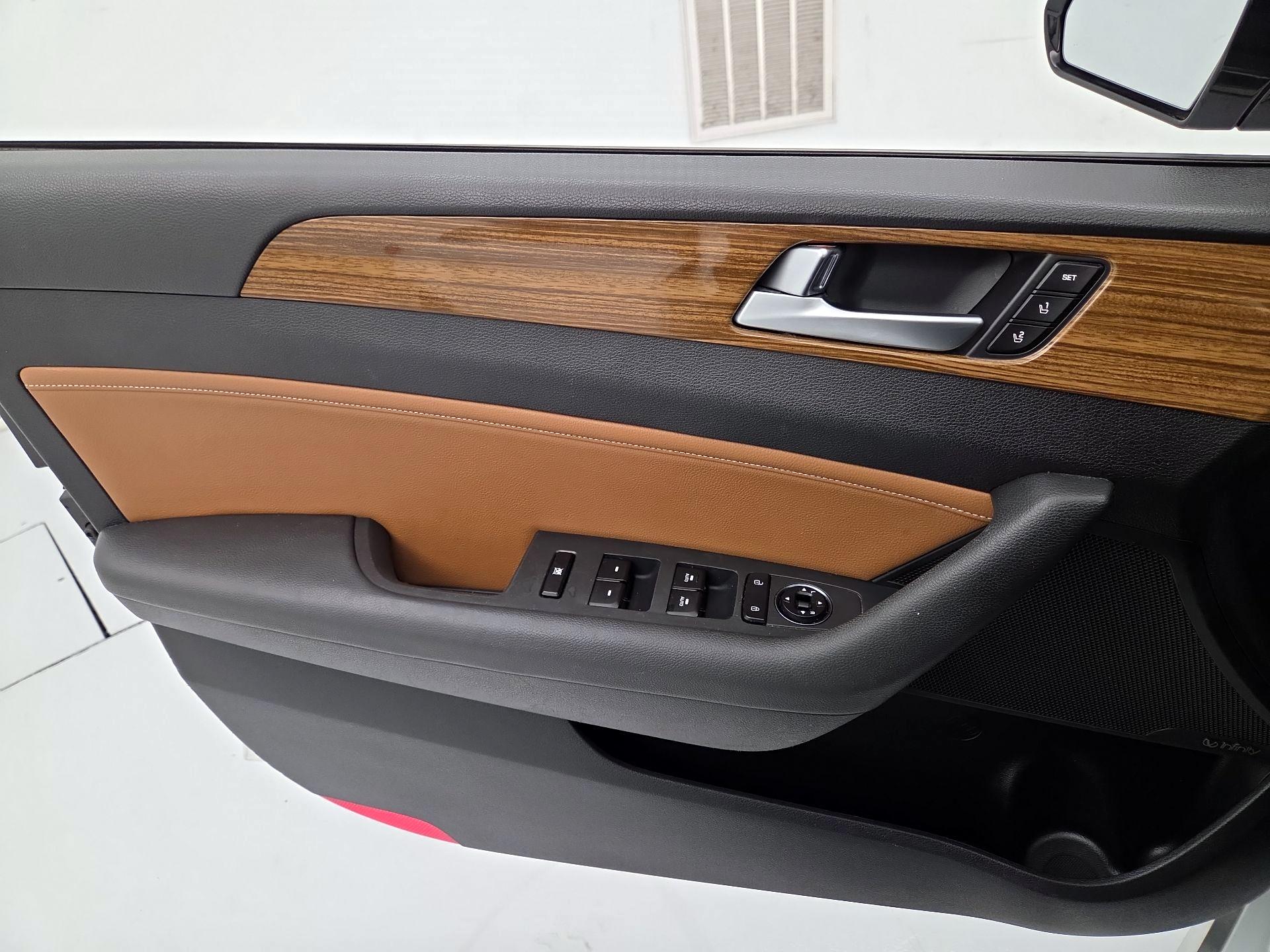 Thumbnail: 2015 Hyundai Sonata - 12