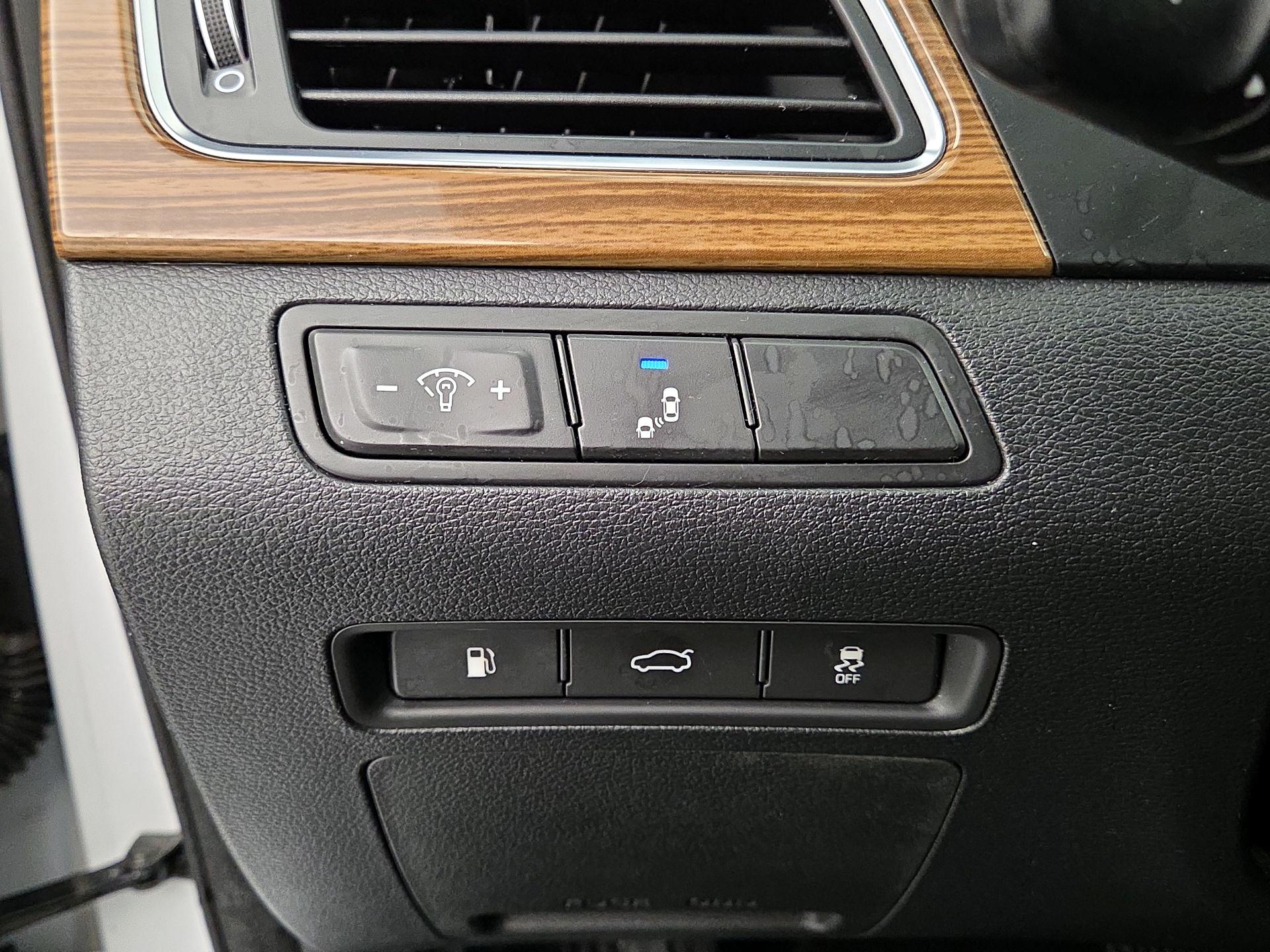 Thumbnail: 2015 Hyundai Sonata - 13