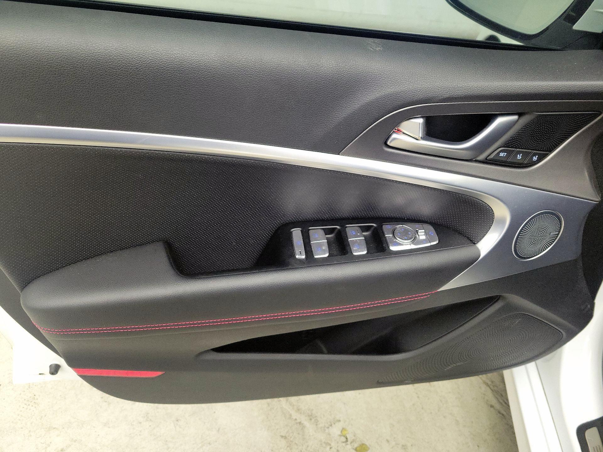 Thumbnail: 2025 Genesis G70 - 12