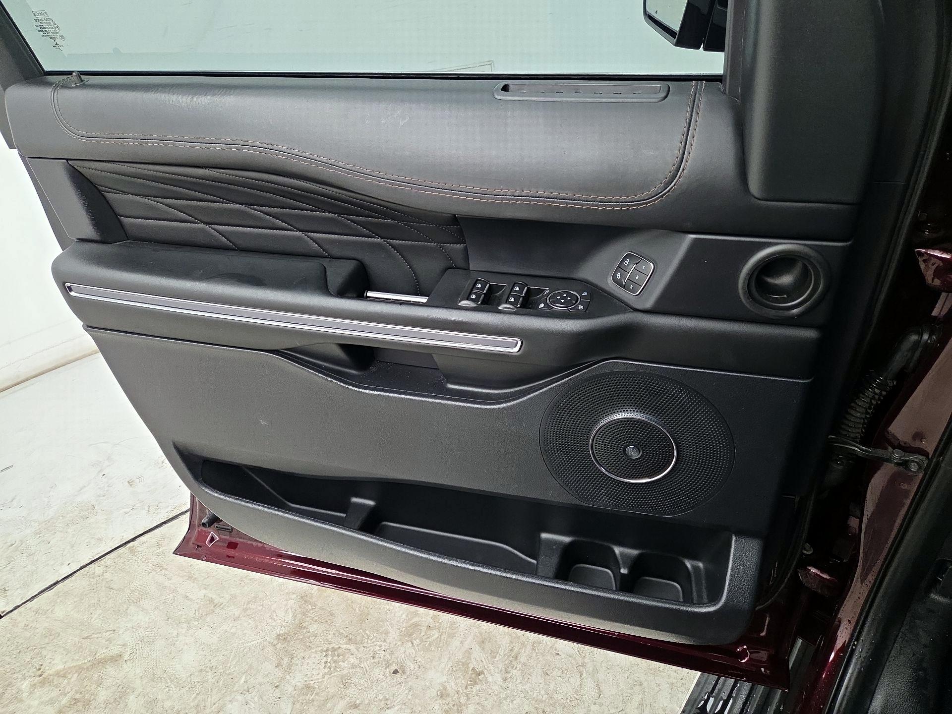 Thumbnail: 2021 Ford Expedition - 12