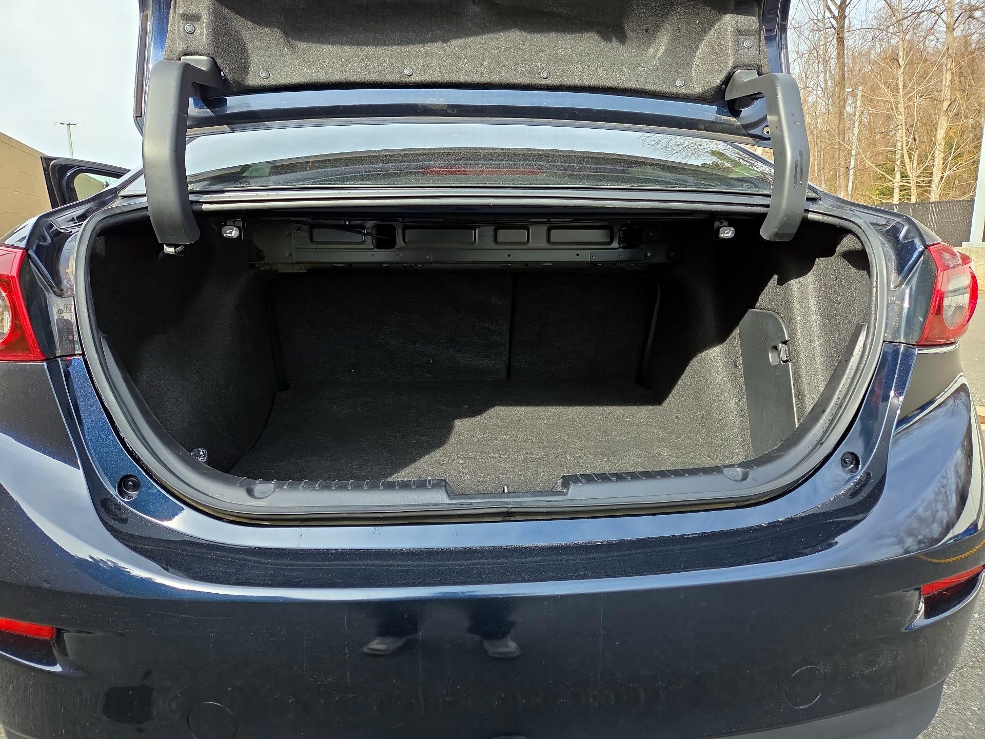 Thumbnail: 2016 Mazda Mazda3 - 18