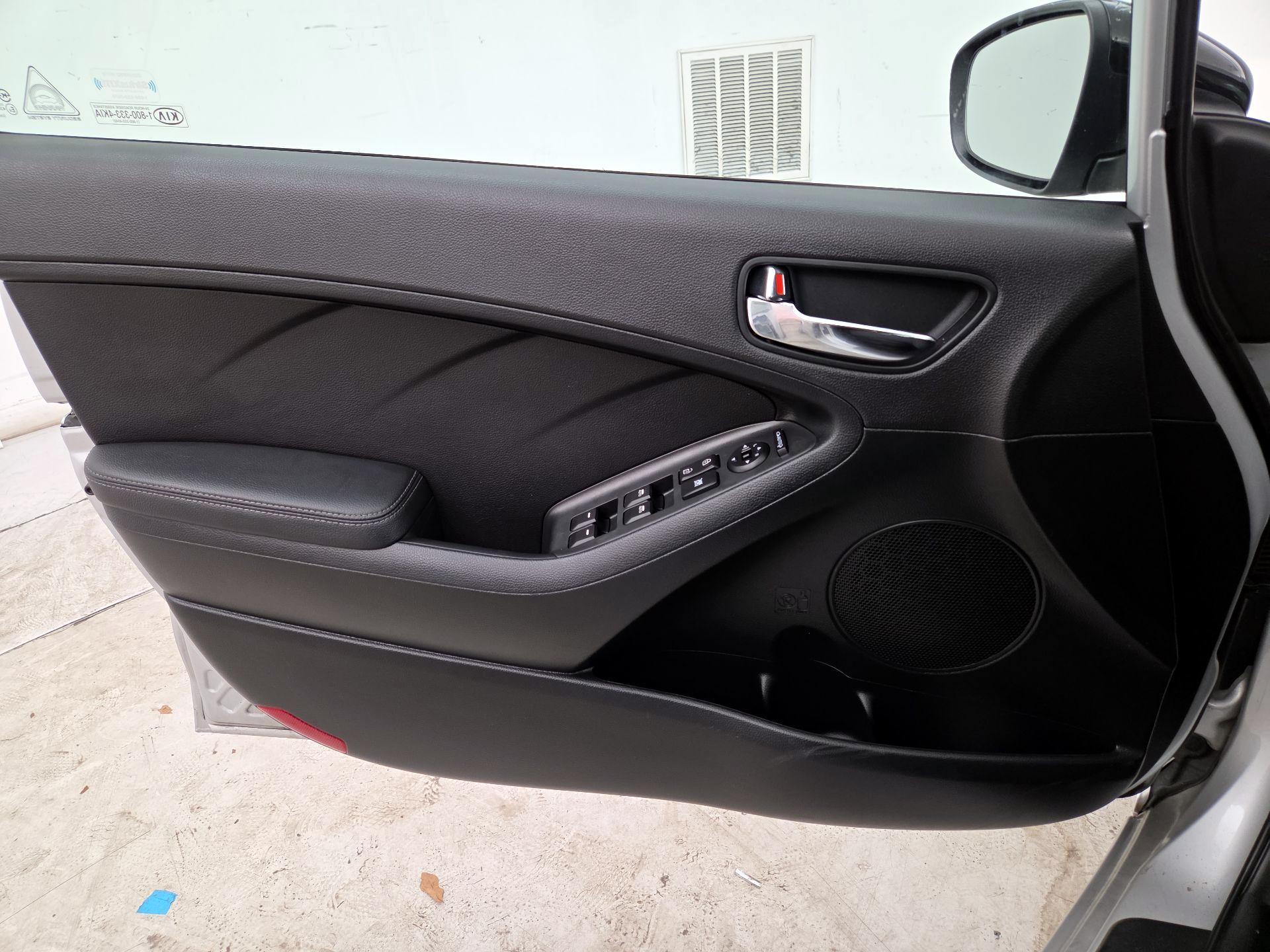 Thumbnail: 2015 Kia Forte - 12