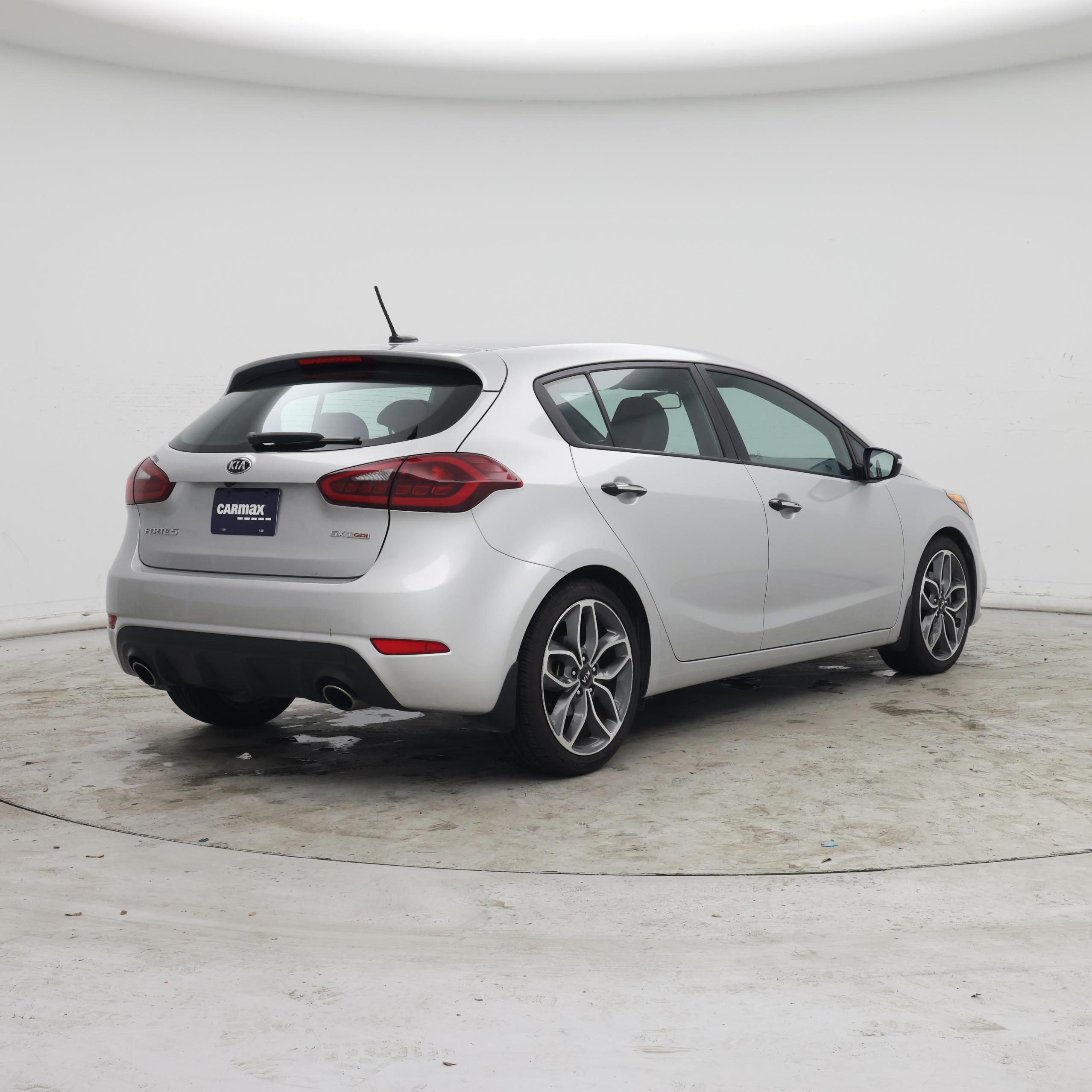 Thumbnail: 2015 Kia Forte - 8