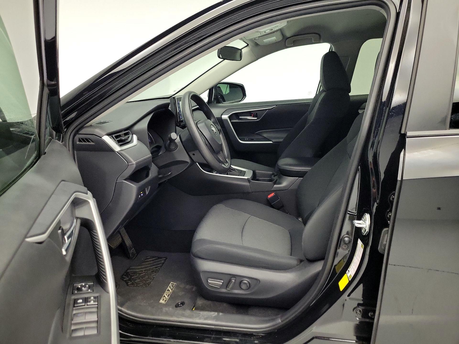 Thumbnail: 2021 Toyota RAV4 - 11