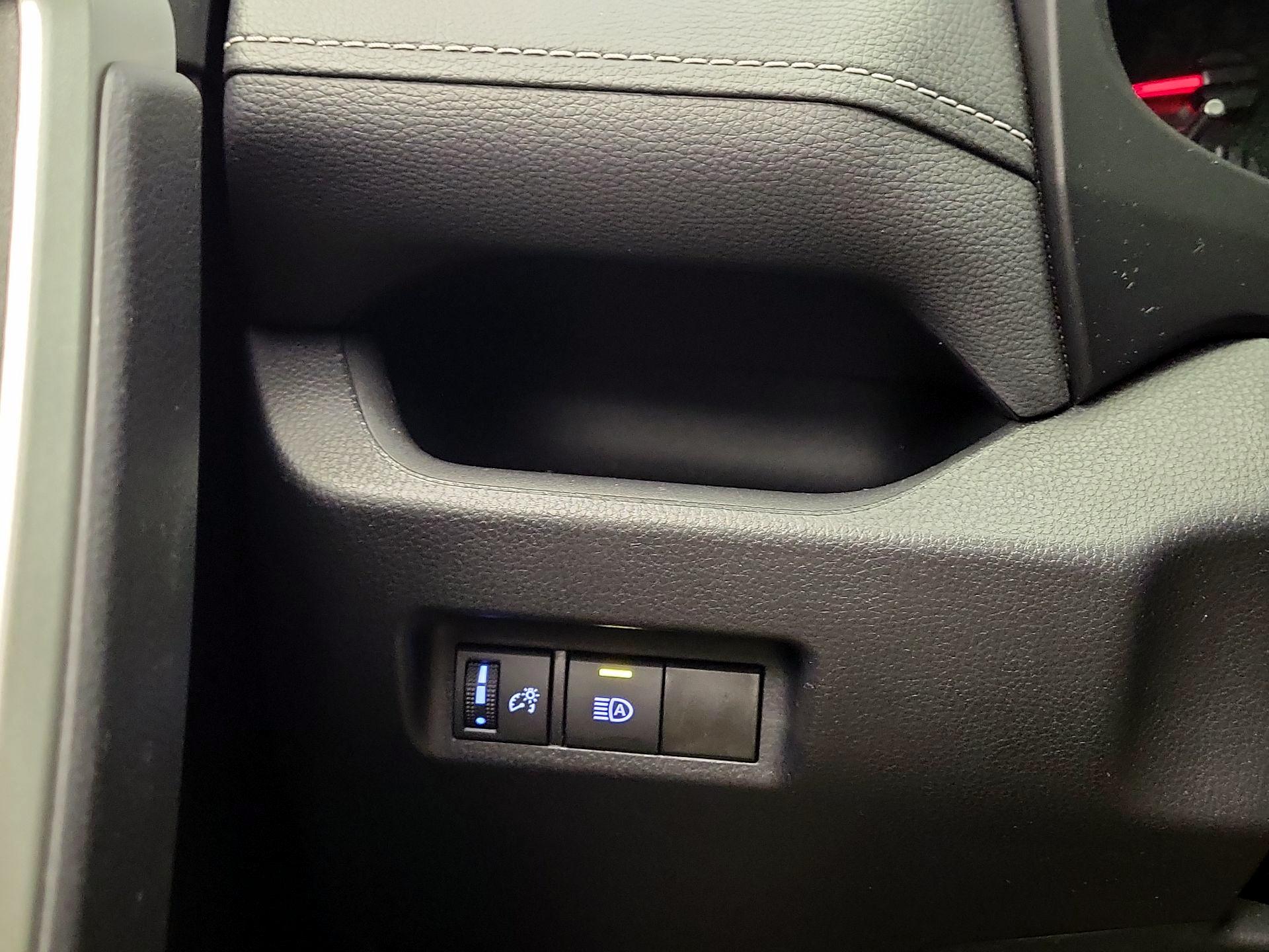 Thumbnail: 2021 Toyota RAV4 - 13