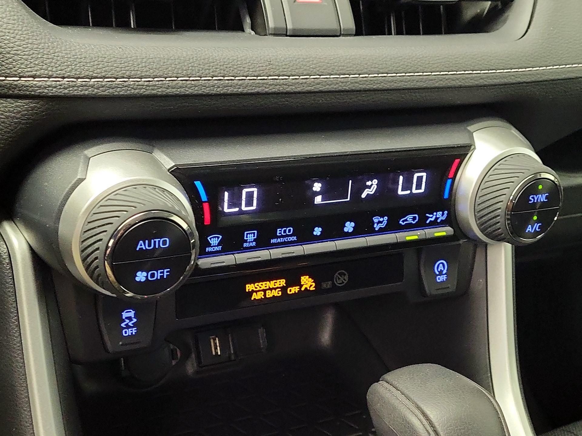 Thumbnail: 2021 Toyota RAV4 - 16