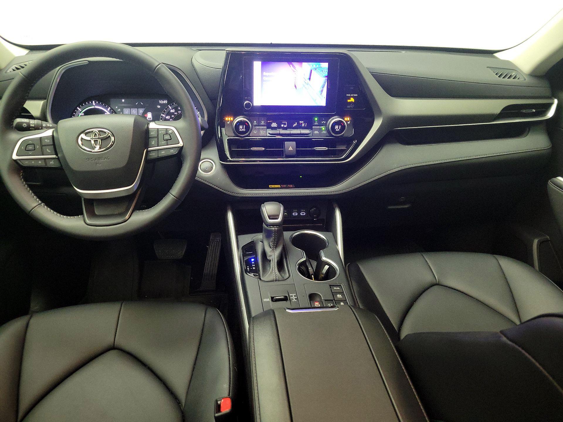 Thumbnail: 2025 Toyota Highlander - 9