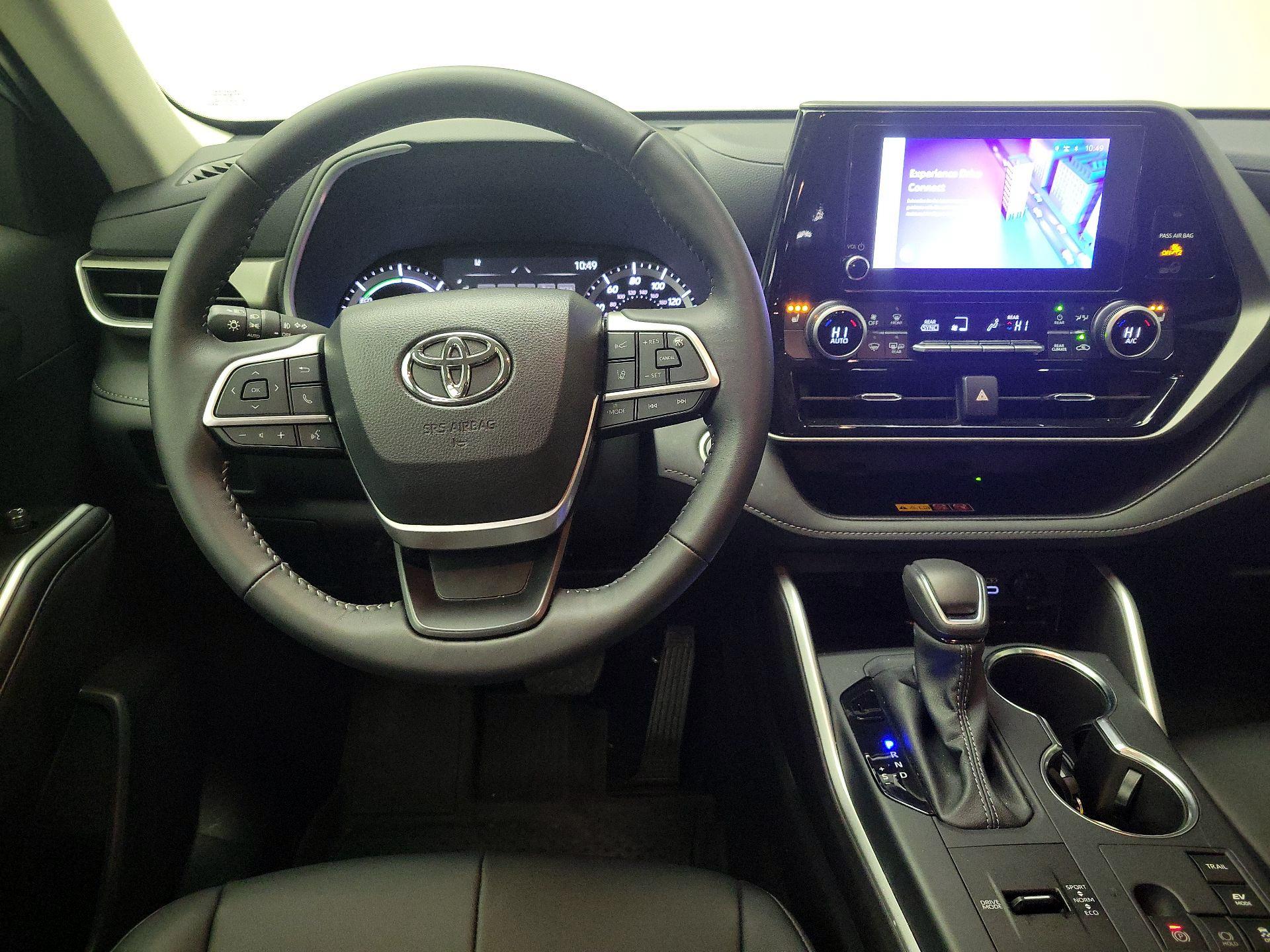 Thumbnail: 2025 Toyota Highlander - 10